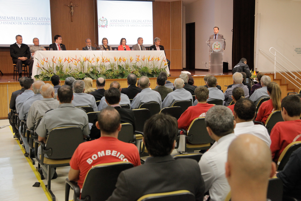 Sessão Solene de Homenagem aos Bombeiros Voluntários - Foto: Juliana Stadnik / Agência AL