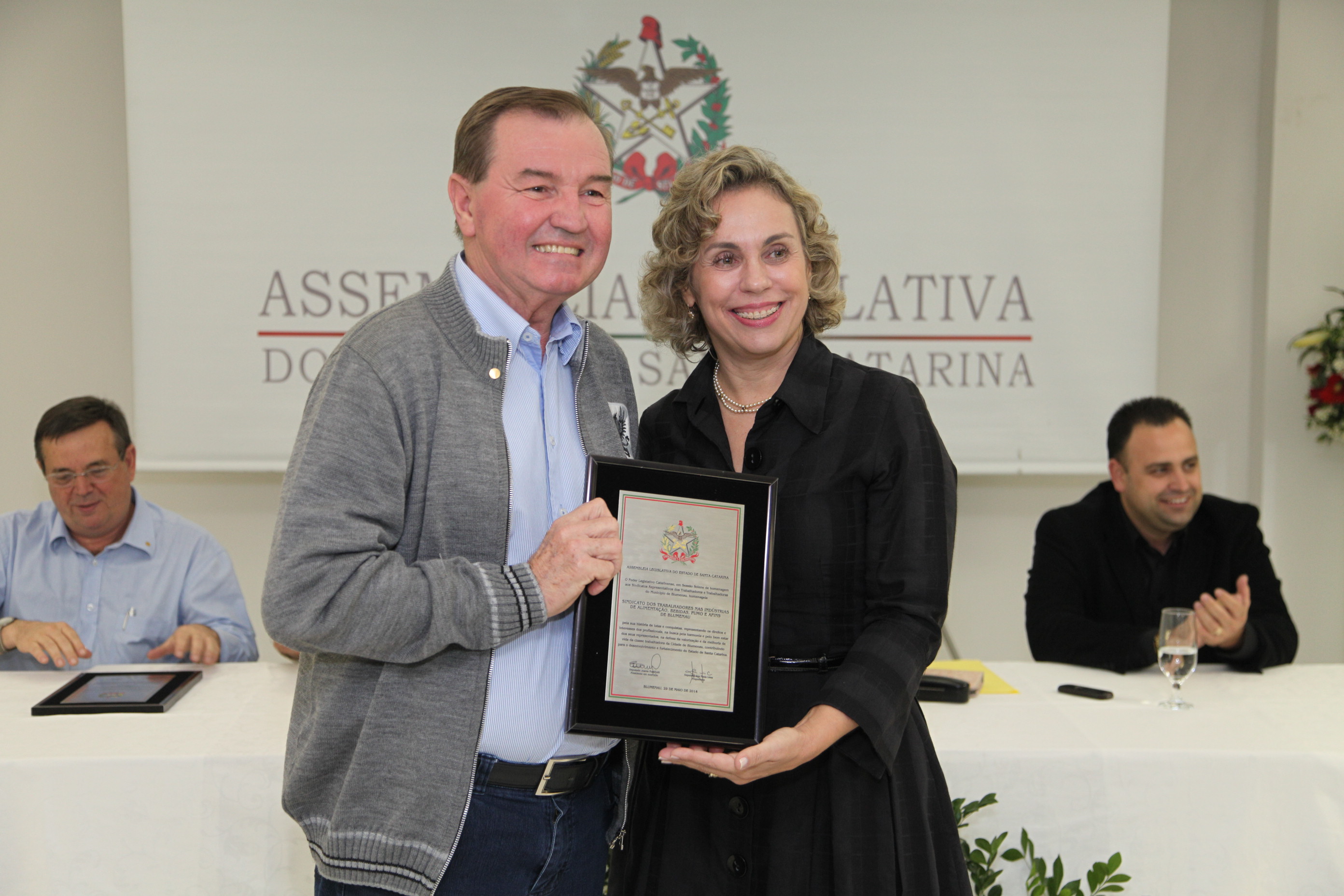 Sessão Solene em homenagem aos Sindicatos Representativos dos Trabalhadores da Cidade de Blumenau