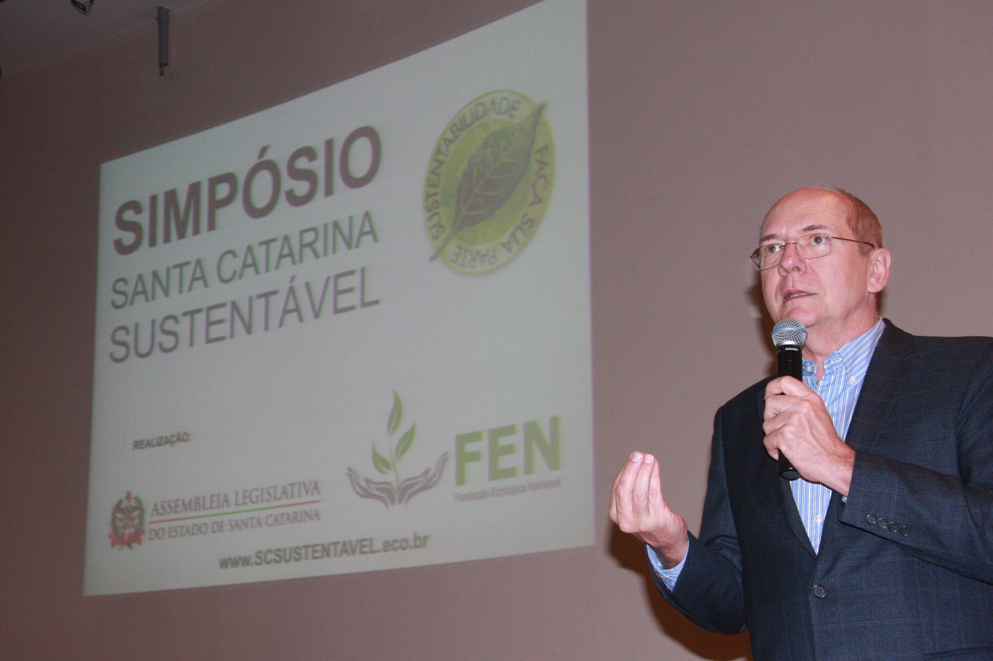 Agroecologia e reciclagem de isopor são discutidos durante simpósio