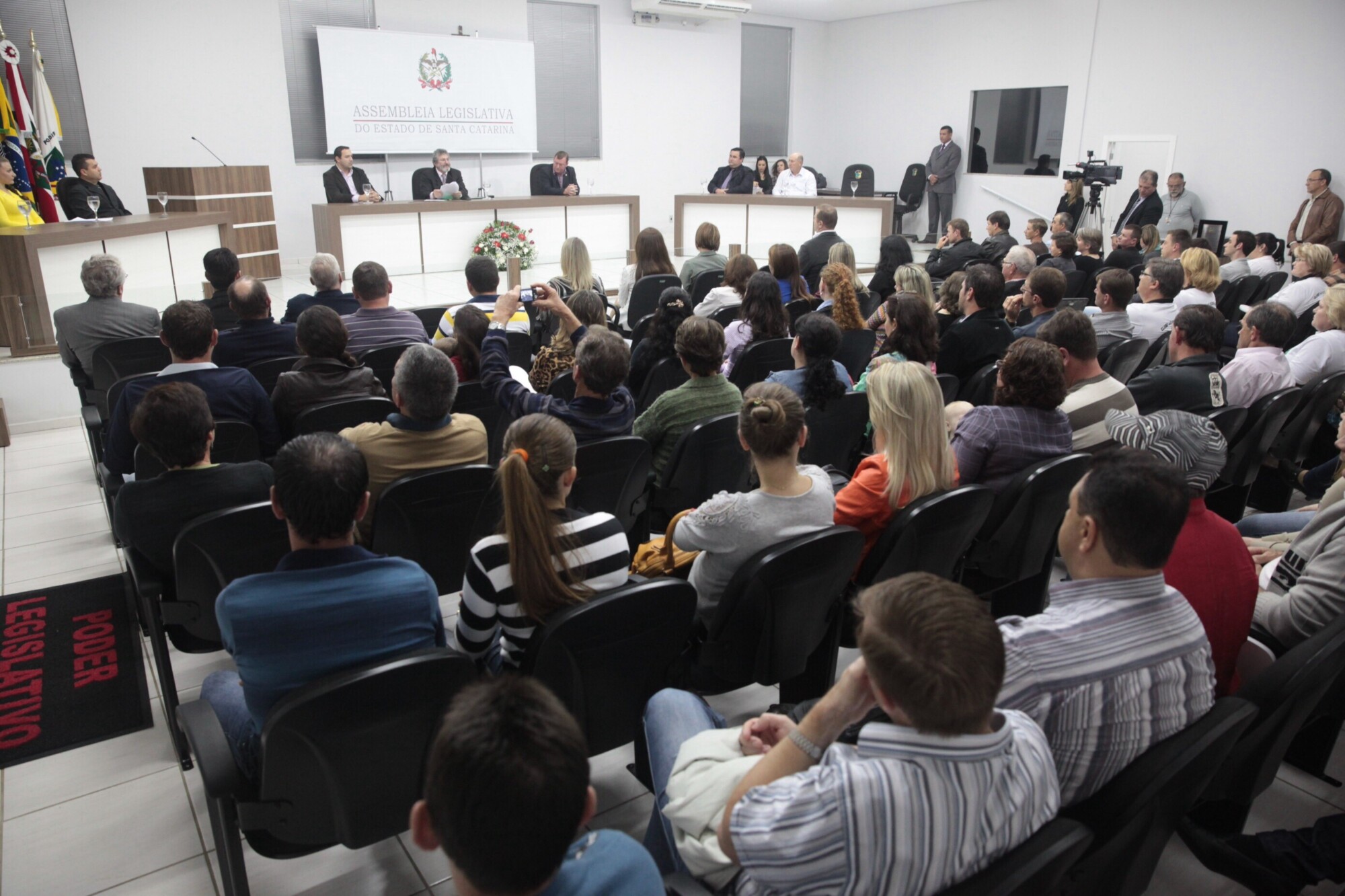 Sessão solene foi realizada em São Carlos, na última sexta-feira (6). FOTO: Lucas Gabriel Diniz/Agência AL