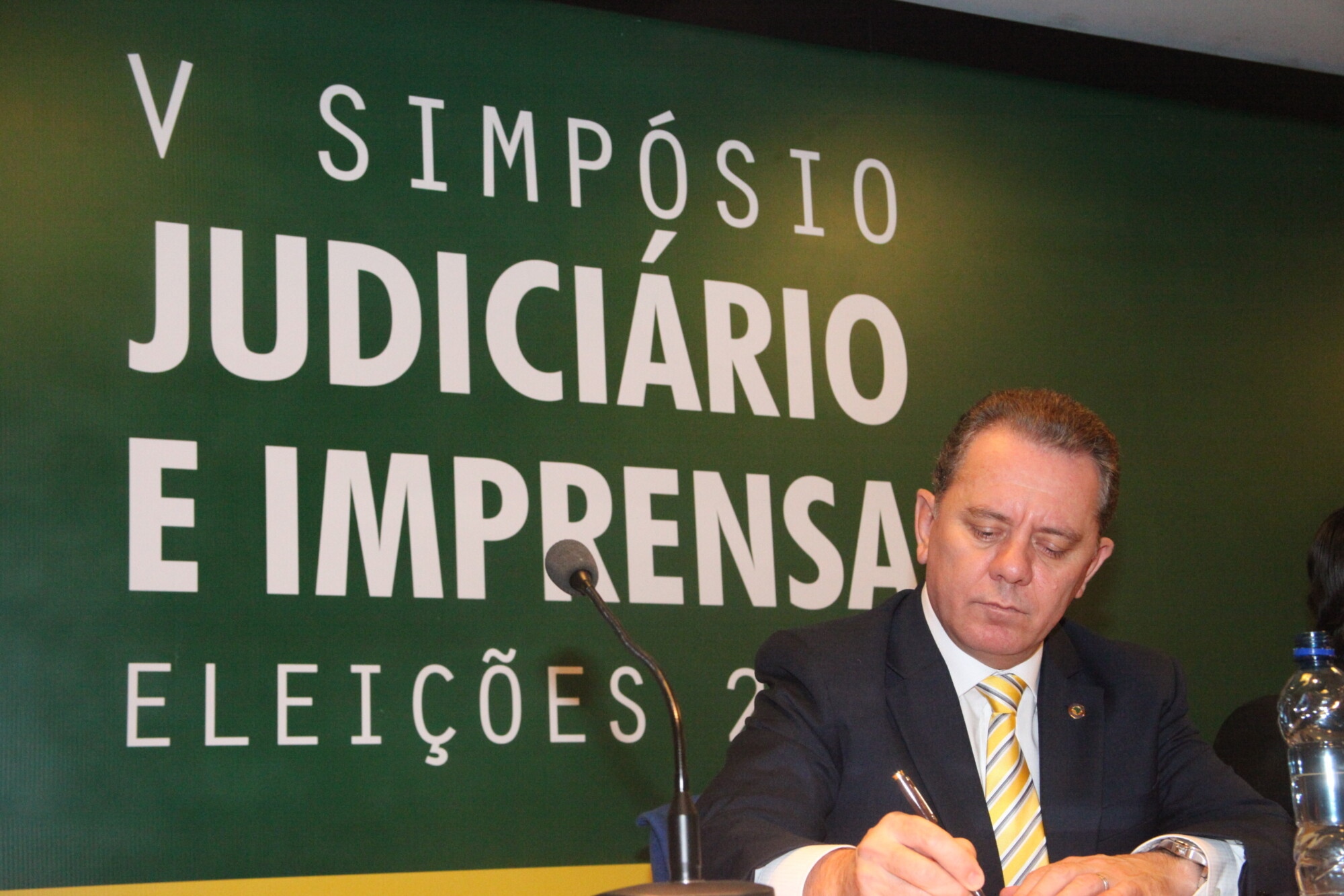 Simpósio debate legislação eleitoral