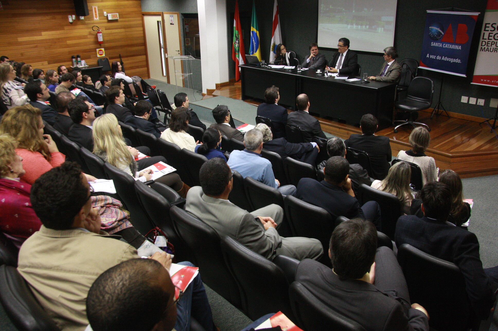 Legislação eleitoral é considerada retrógrada por ministro do TSE