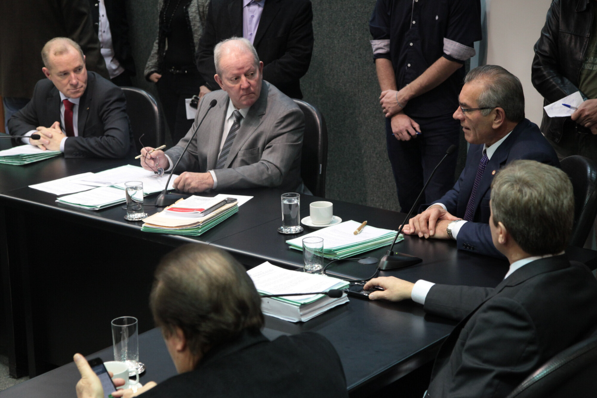 CCJ aprova PL que limita cortes de energia