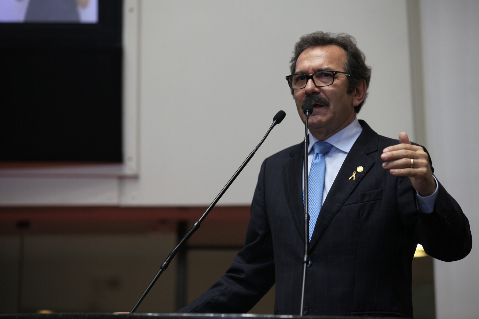 Projeto prevê piso salarial para conselheiros tutelares