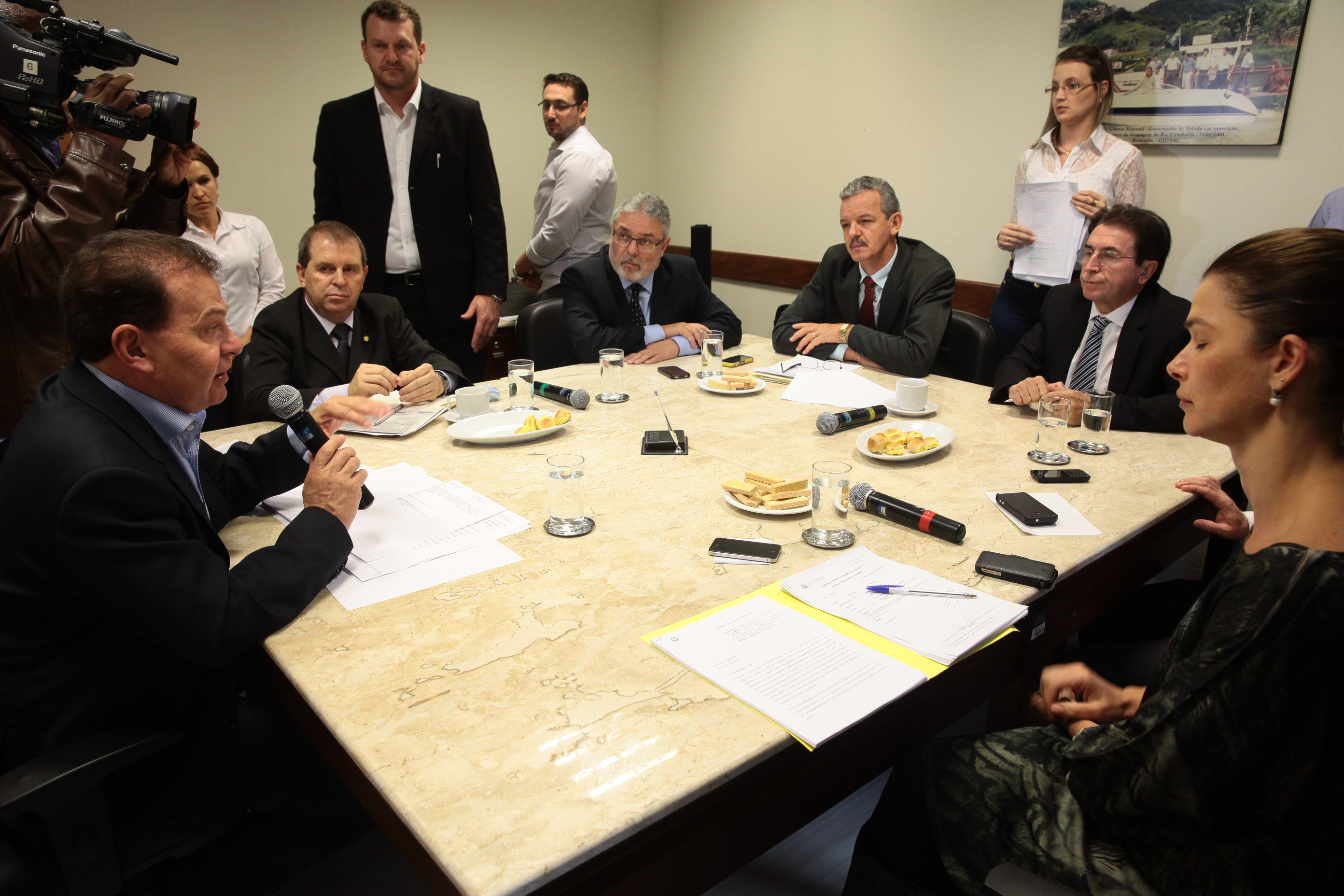 Reunião extraordinária da Comissão de Finanças. Fotos: Miriam Zomer/Agência AL