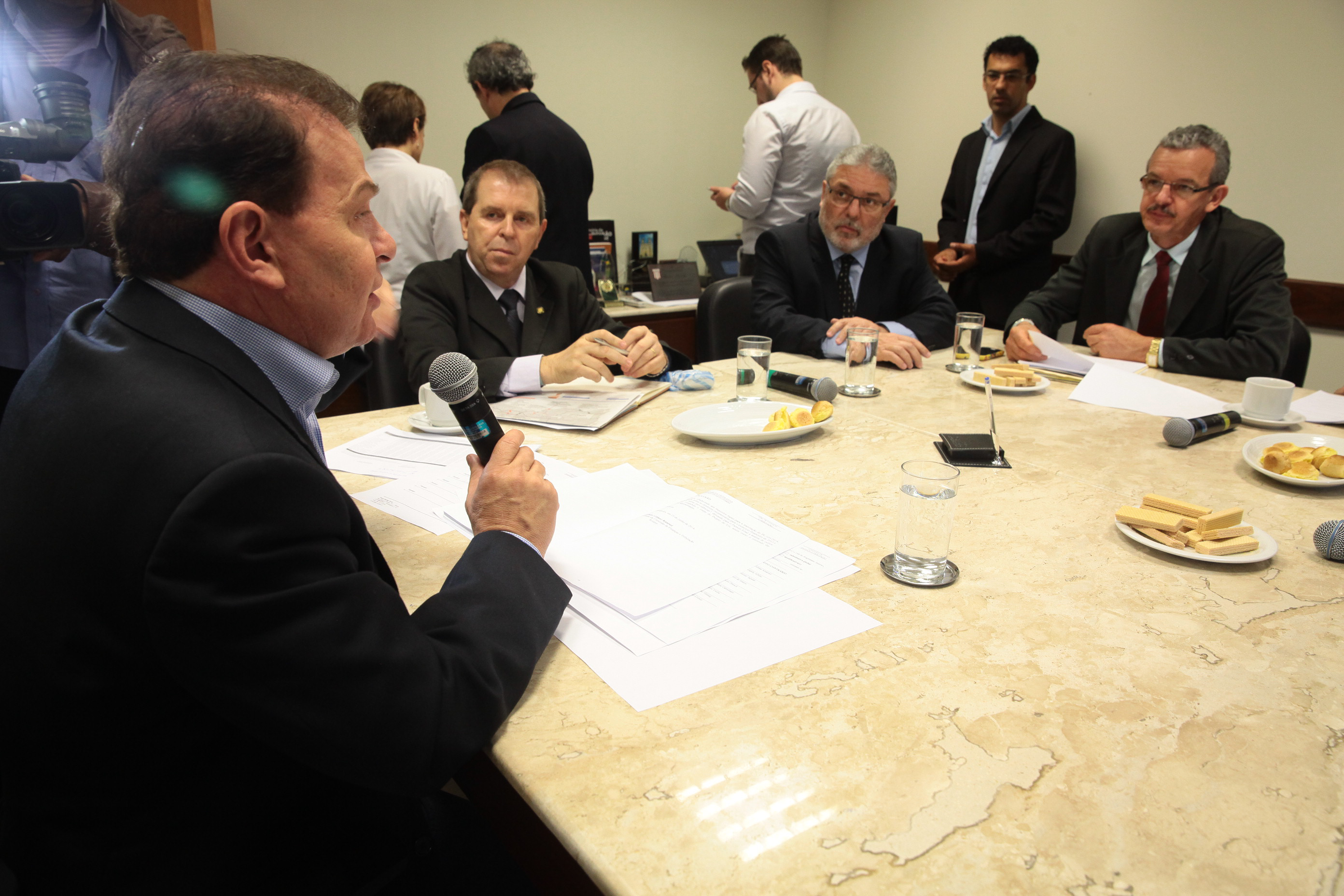 Reunião extraordinária da Comissão de Finanças. Fotos: Miriam Zomer/Agência AL