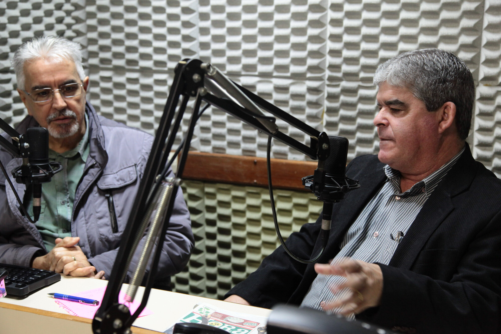 Radialista Antônio Sobrinho relata as histórias do rádio do sul de SC