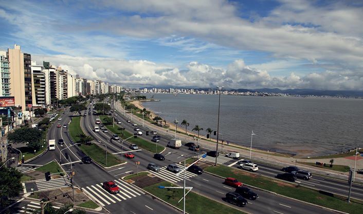 Avenida Beira Mar Norte - Florianópolis. Foto: Miriam Zomer