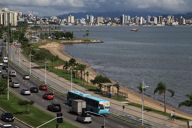 Avenida Beira Mar Norte - Florianópolis. Foto: Miriam Zomer