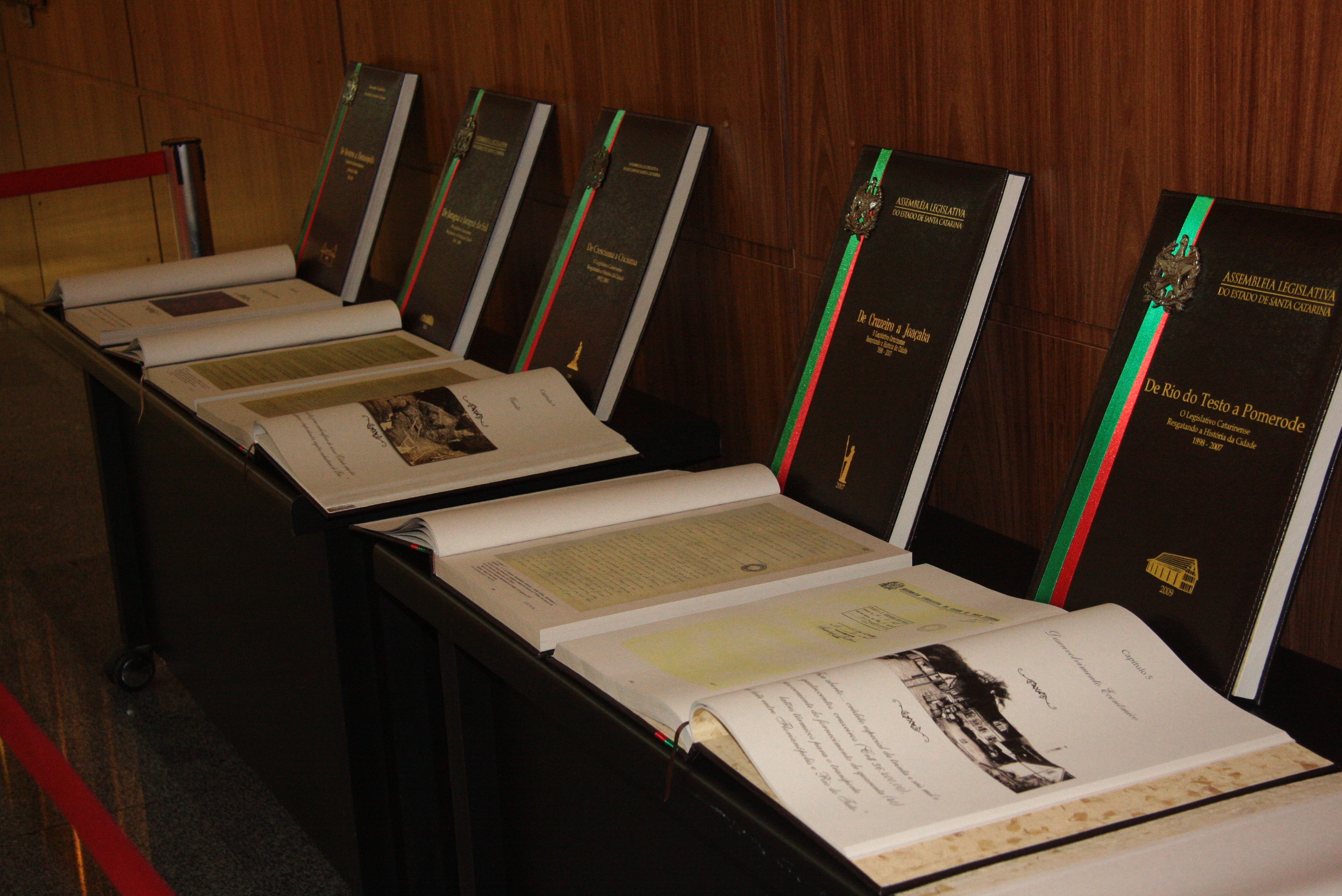 Exposição sobre os 180 anos do Parlamento Catarinense. Foto: Eduardo Guedes de Oliveira / Agência AL