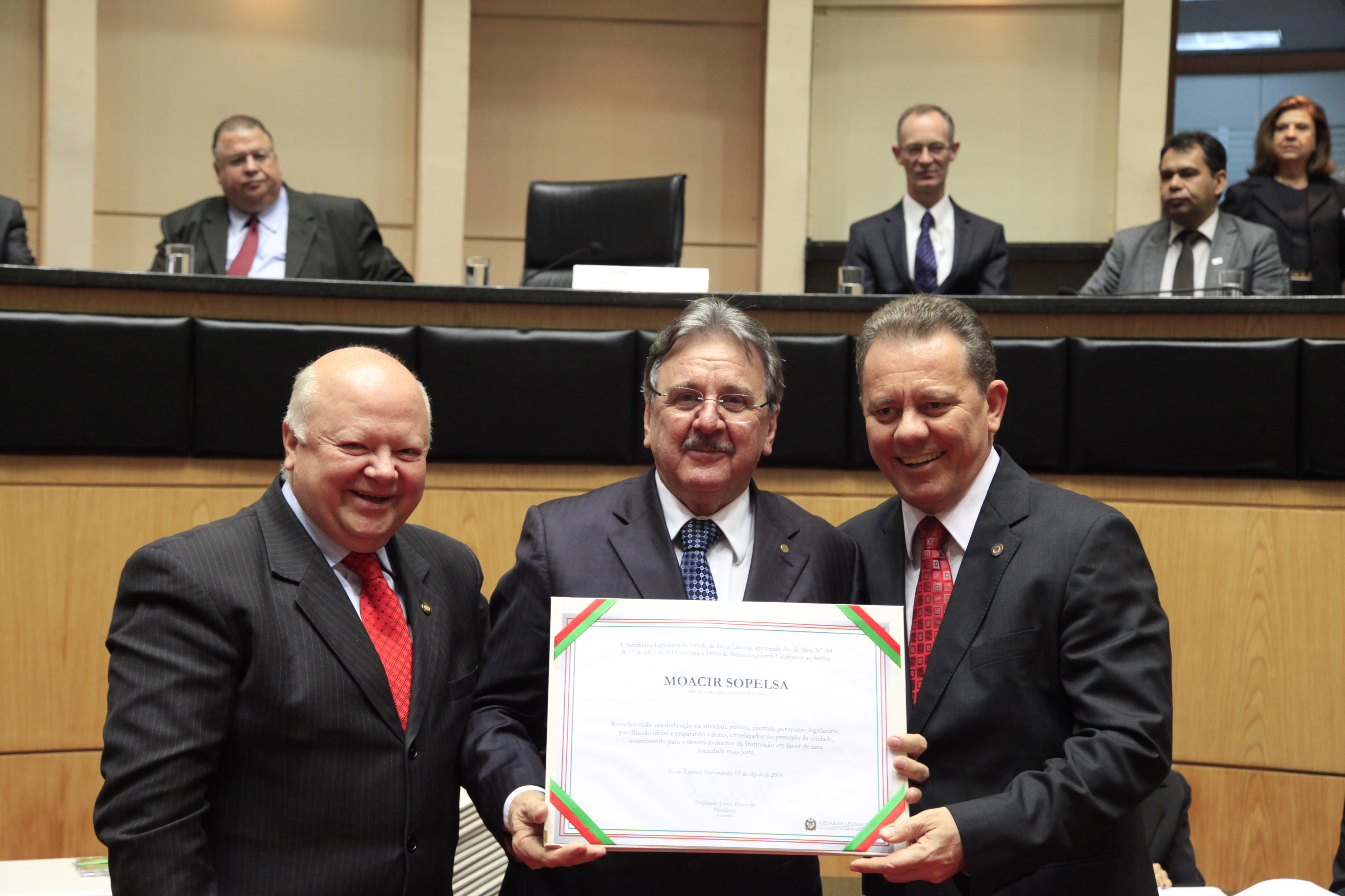 Título de Mérito Legislativo Catarinense ao Senhor Moacir Sopelsa. Sessão Especial em comemoração aos 180 anos da Instalação do Parlamento Catarinense. Foto: Carlos Kilian/Agência AL