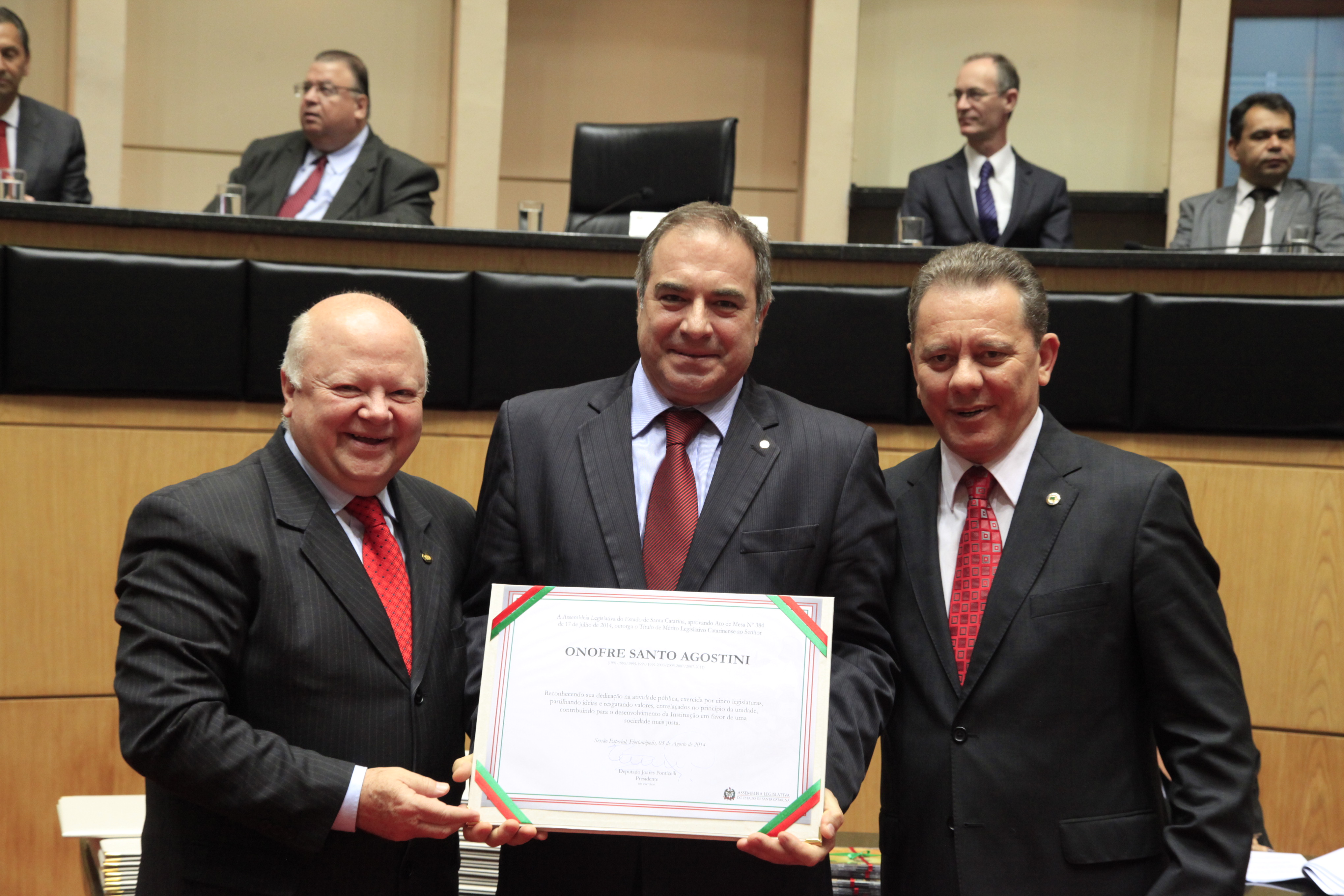 Título de Mérito Legislativo Catarinense ao Senhor Onofre Santo Agostini. Sessão Especial em comemoração aos 180 anos da Instalação do Parlamento Catarinense. Foto: Carlos Kilian/Agência AL