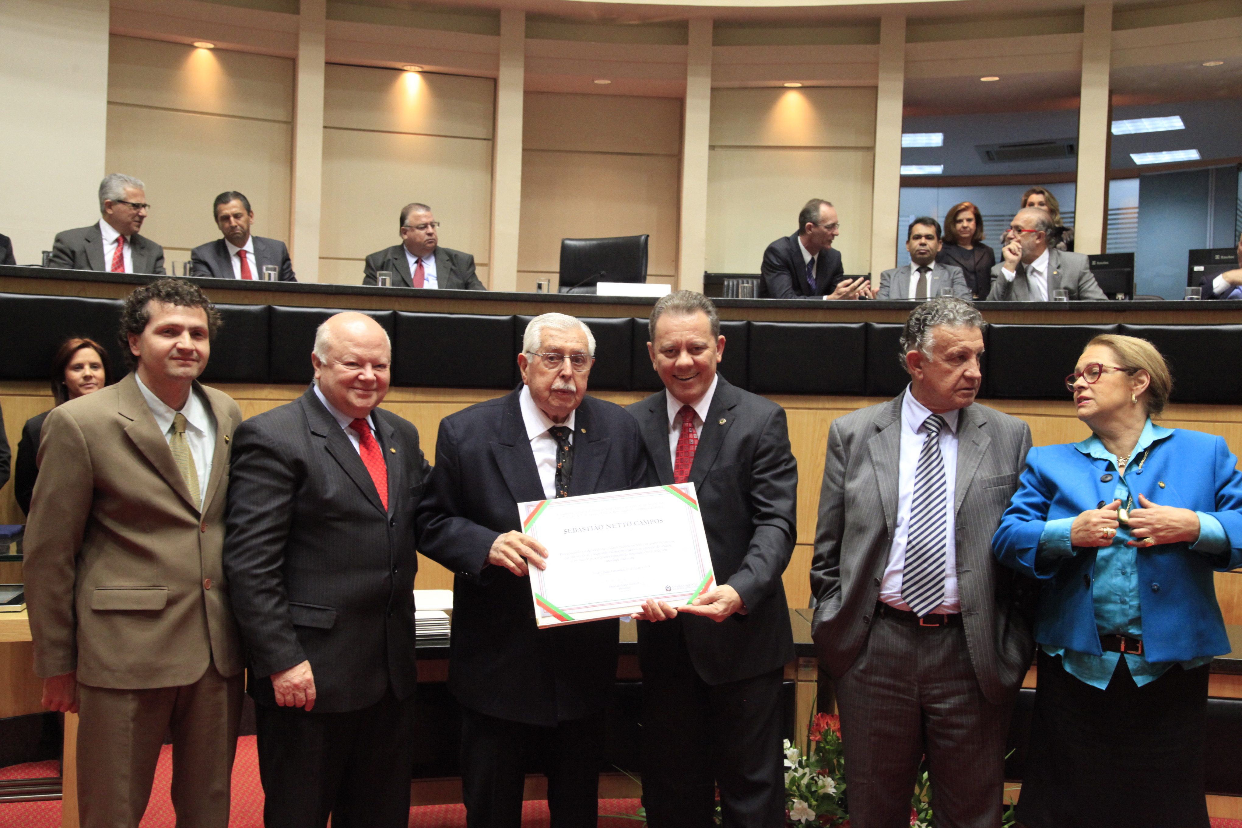 Título de Mérito Legislativo Catarinense ao Senhor Debastião Netto Campos. Sessão Especial em comemoração aos 180 anos da Instalação do Parlamento Catarinense. Foto: Carlos Kilian/Agência AL