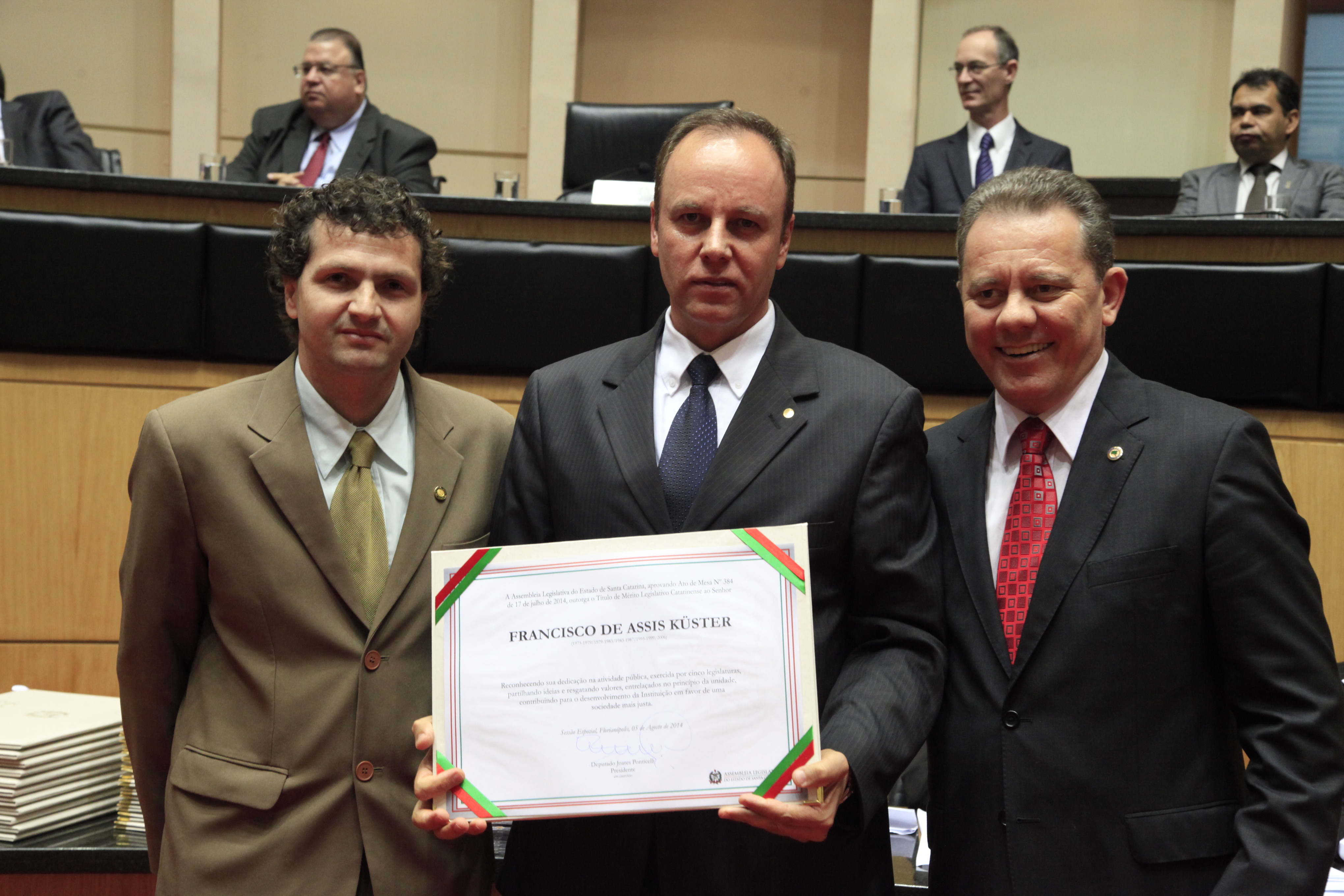 Título de Mérito Legislativo Catarinense ao Senhor Francisco de Assis Küster. Sessão Especial em comemoração aos 180 anos da Instalação do Parlamento Catarinense. Foto: Carlos Kilian/Agência AL