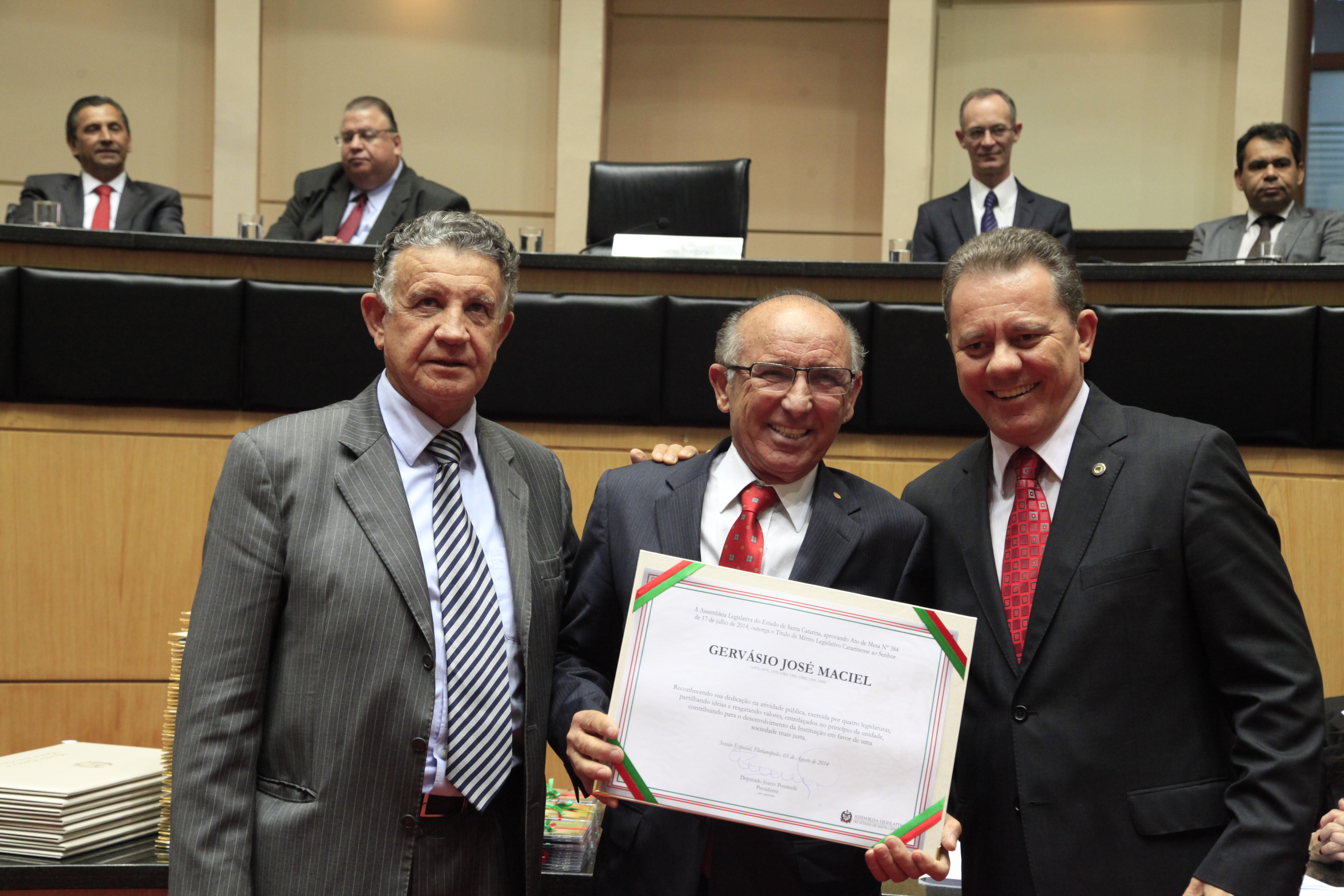 Título de Mérito Legislativo Catarinense ao Senhor Gervásio José Maciel. Sessão Especial em comemoração aos 180 anos da Instalação do Parlamento Catarinense. Foto: Carlos Kilian/Agência AL