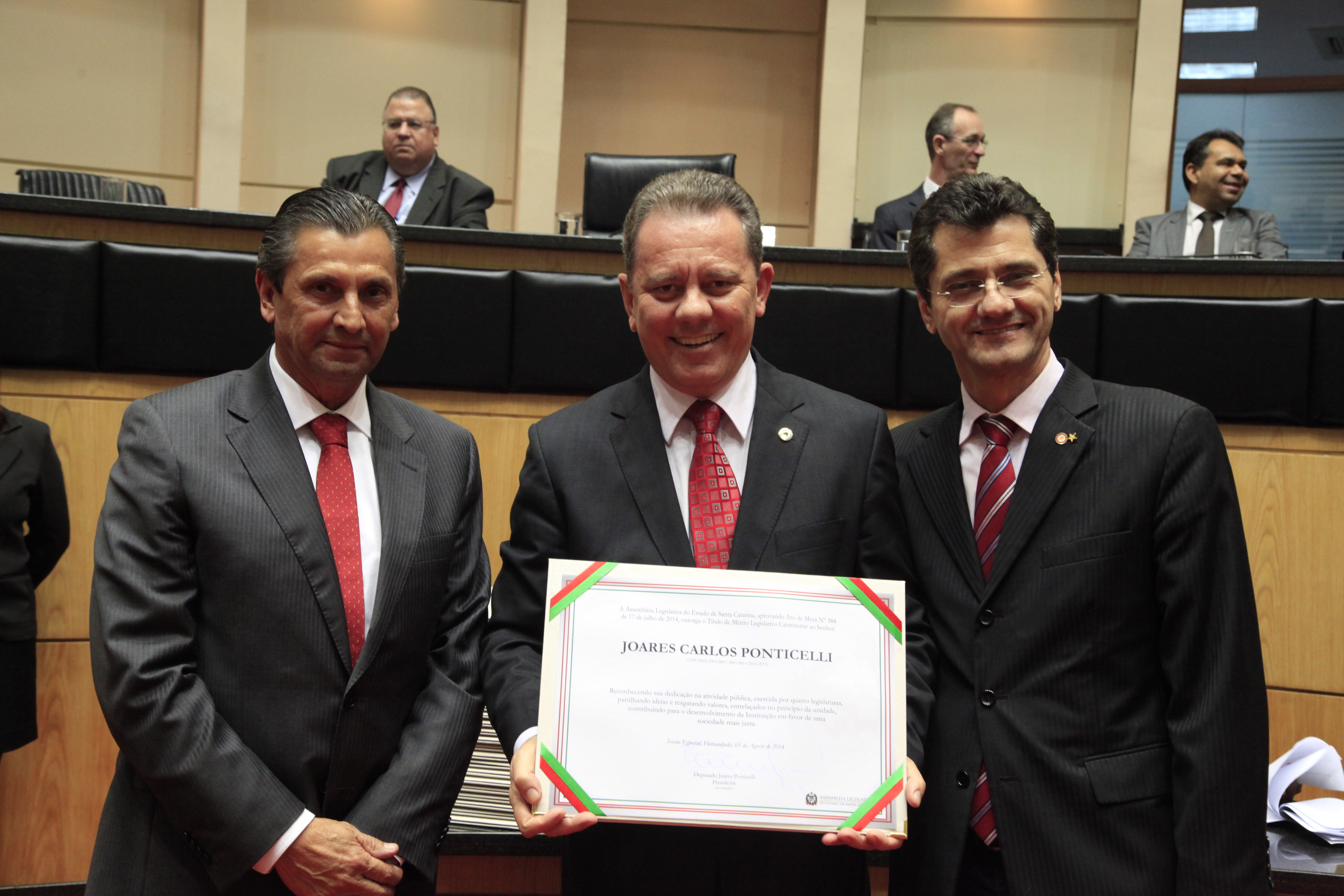 Título de Mérito Legislativo Catarinense ao Senhor Joares Ponticelli. Sessão Especial em comemoração aos 180 anos da Instalação do Parlamento Catarinense. Foto: Carlos Kilian/Agência AL
