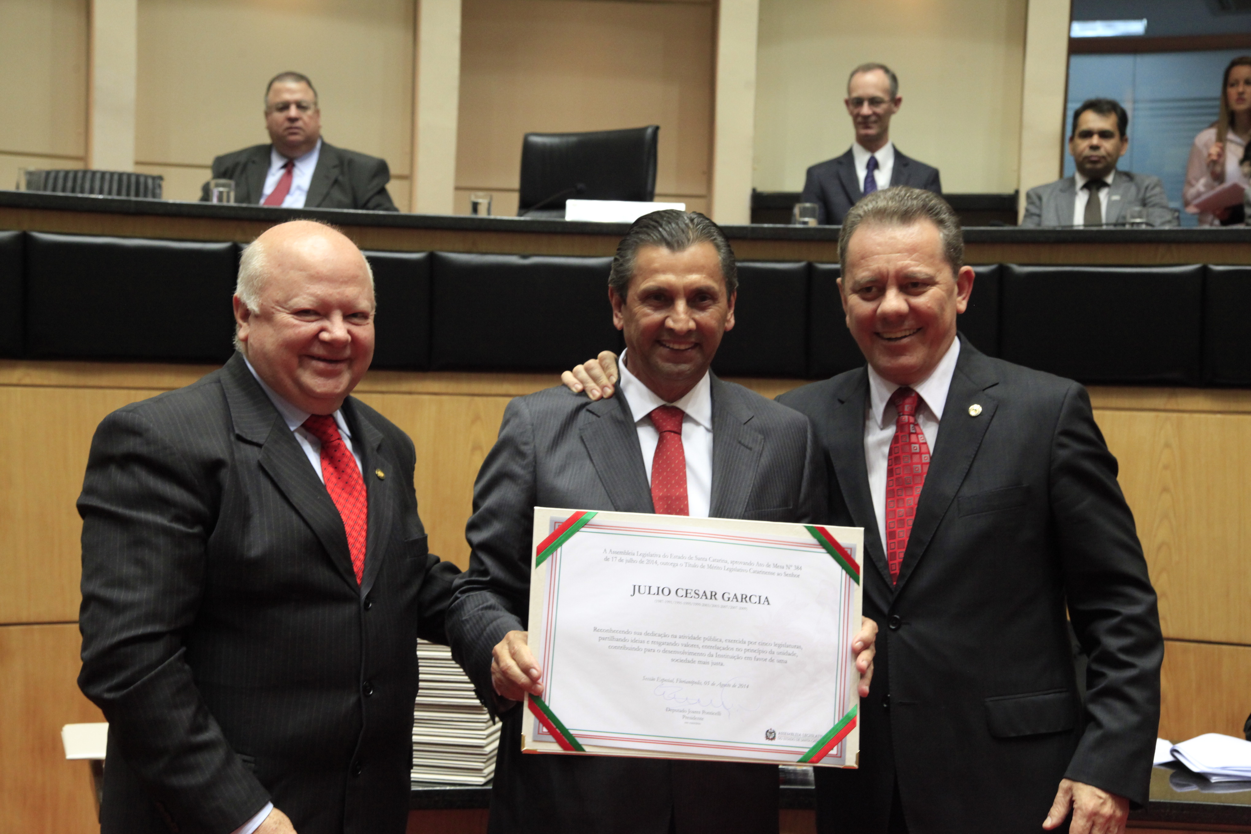 Título de Mérito Legislativo Catarinense ao Senhor Julio Cesar Garcia. Sessão Especial em comemoração aos 180 anos da Instalação do Parlamento Catarinense. Foto: Carlos Kilian/Agência AL