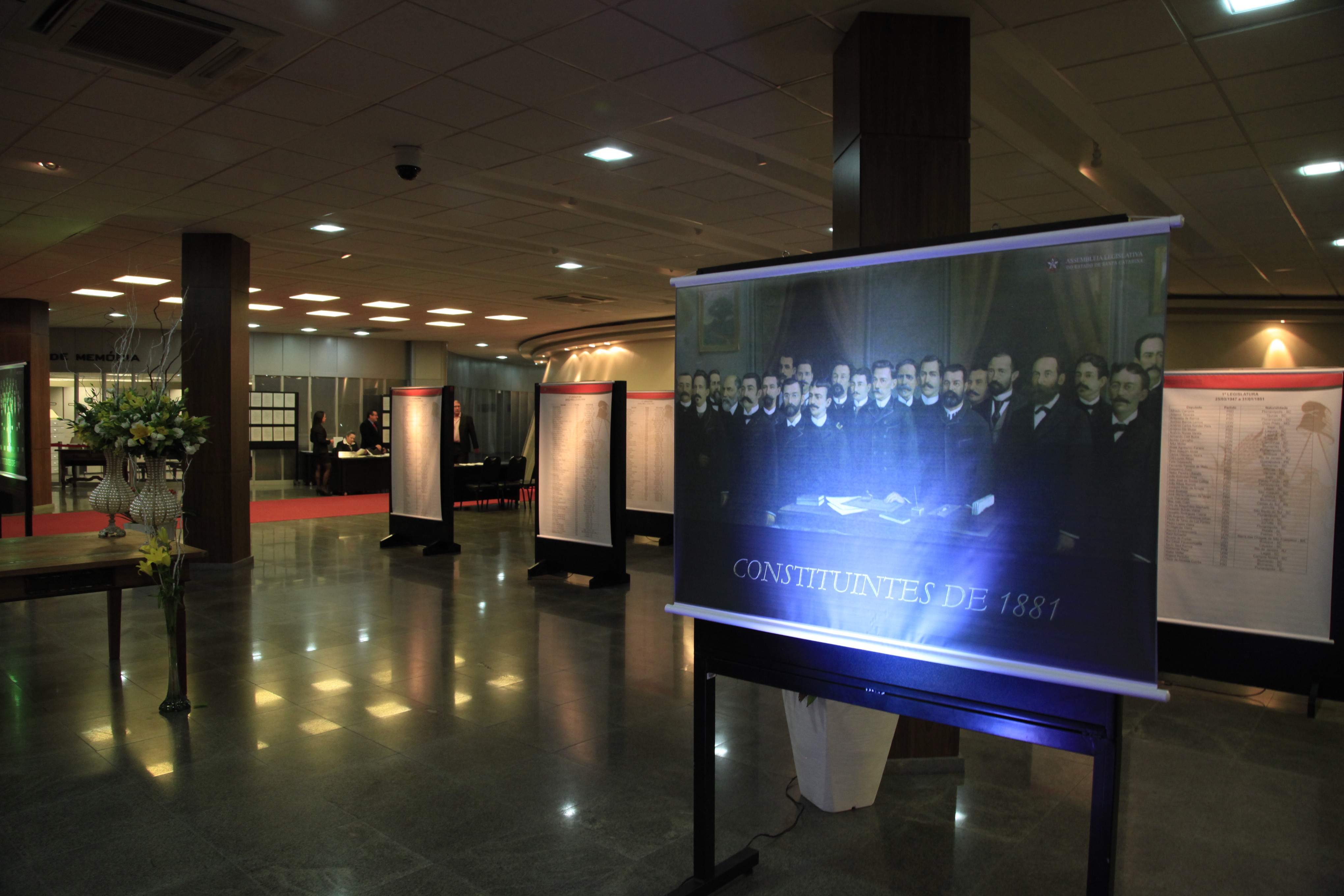 Exposição sobre os 180 anos do Parlamento Catarinense. Foto: Carlos Kilian / Agência AL