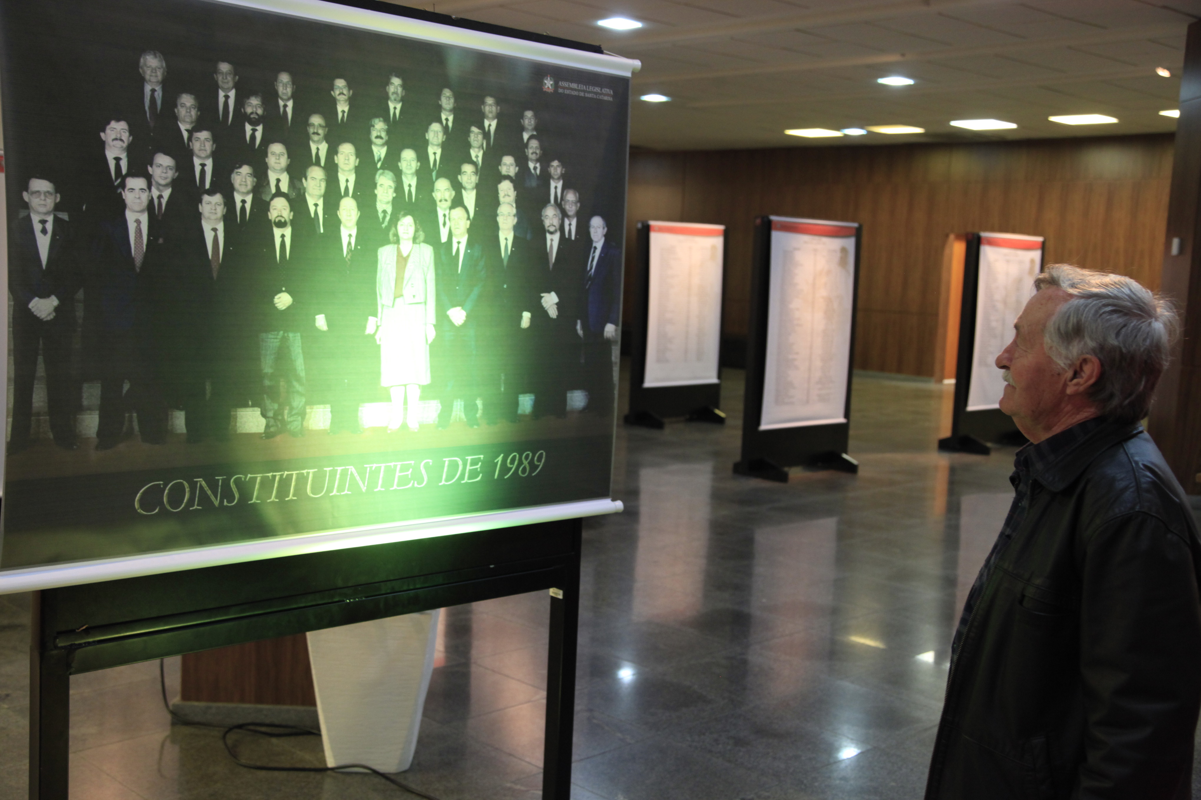 Exposição sobre os 180 anos do Parlamento Catarinense. Foto: Carlos Kilian / Agência AL