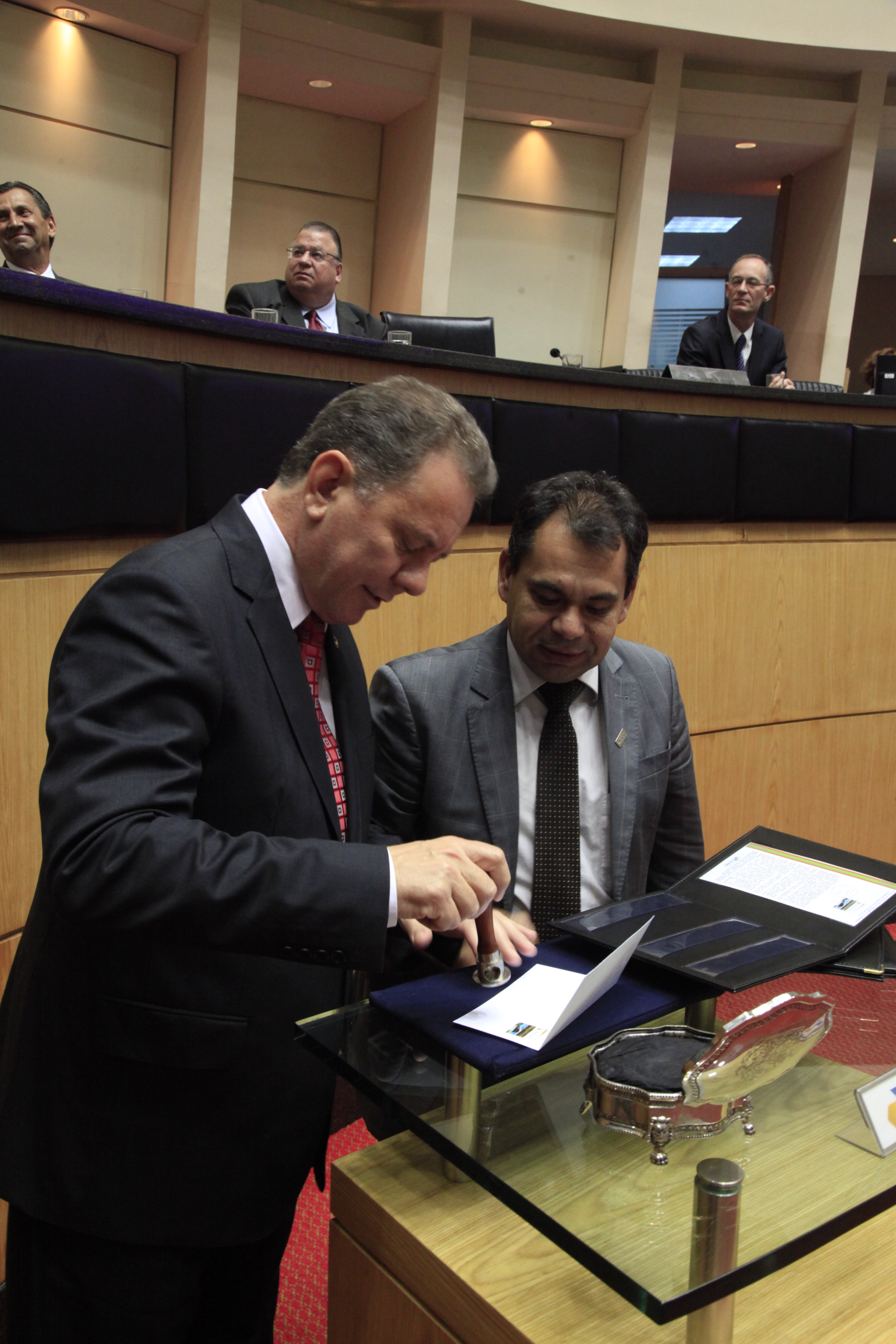 Lançamento dos Selos Personalizados e Carimbo Comemorativo em comemoração aos 180 anos da Instalação do Parlamento Catarinense. Foto: Carlos Kilian/Agência AL
