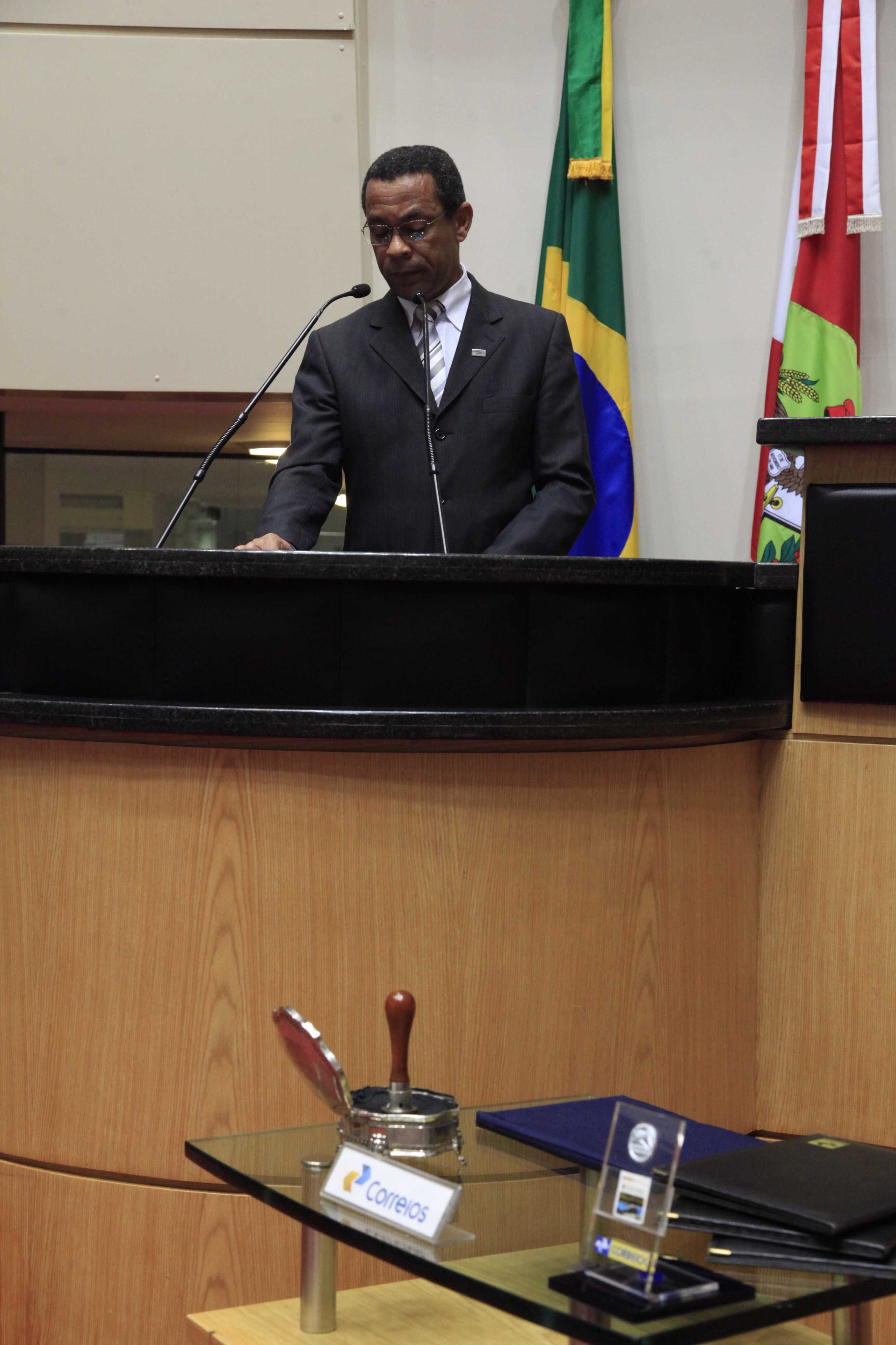 Lançamento dos Selos Personalizados e Carimbo Comemorativo em comemoração aos 180 anos da Instalação do Parlamento Catarinense. Foto: Carlos Kilian/Agência AL