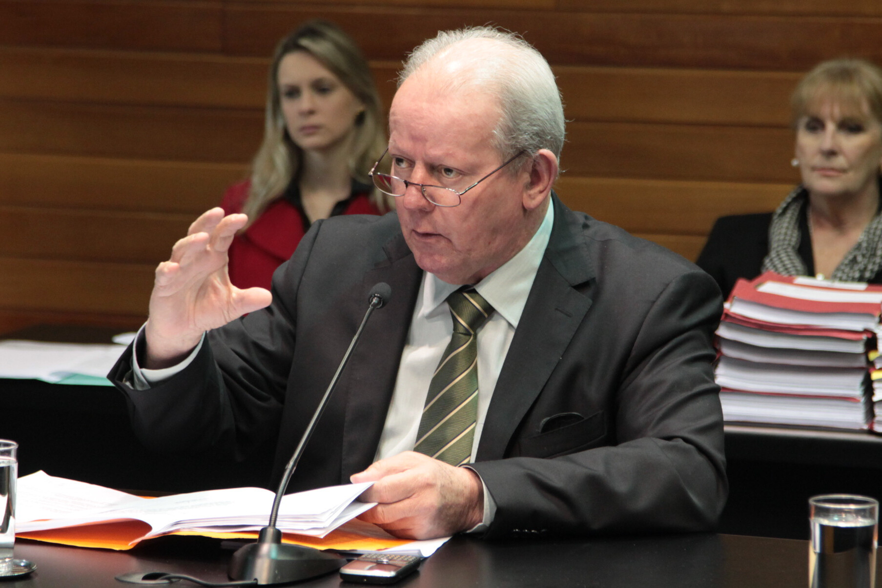 MPs com reajuste salarial para servidores do Estado vão a plenário