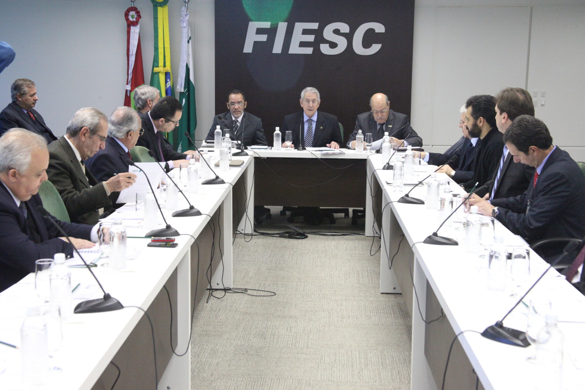 Criação de fundos para desenvolvimento do Sul do país é discutido na FIESC