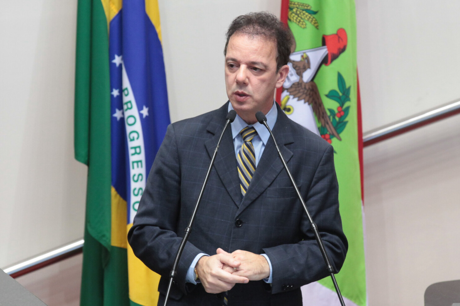 Deputado é contra a taxação no cartão de crédito
