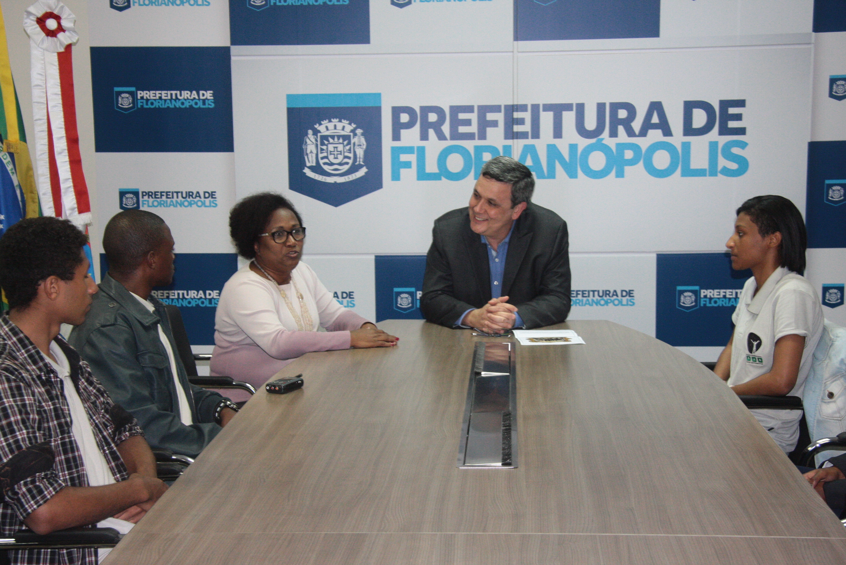 Estagiarios do PAB Visita a Prefeito Cesar Farias _fotos Eduardo Guedes de Oliveira / Agência AL