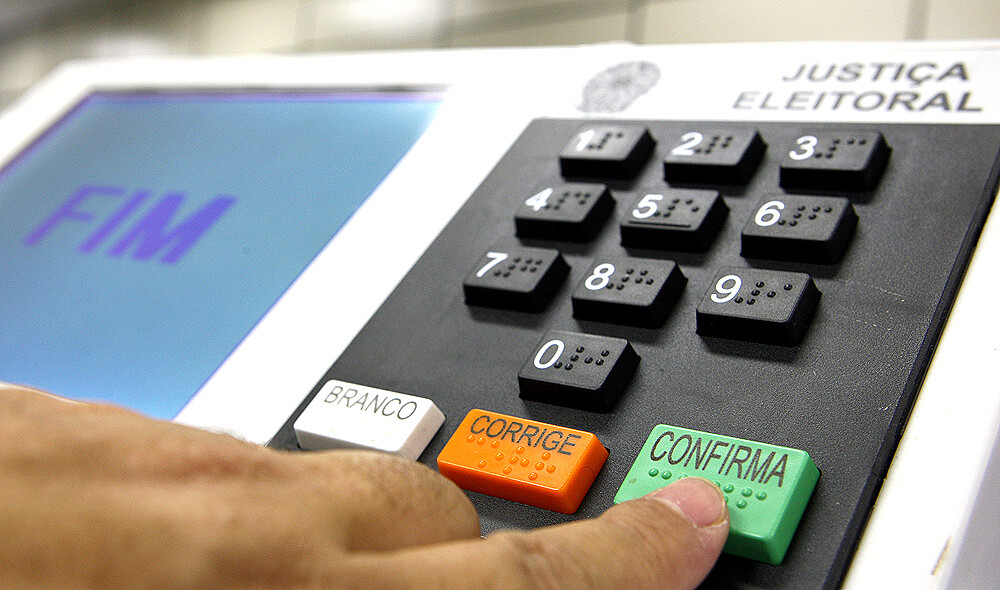 Maioria de votos nulos e brancos não anula eleição