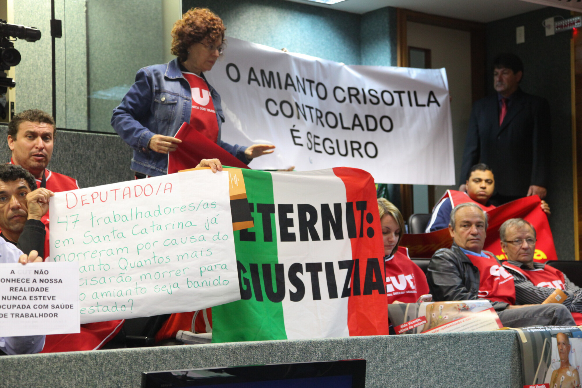 Representantes de entidades acompanharam a votação do projeto na CCJ