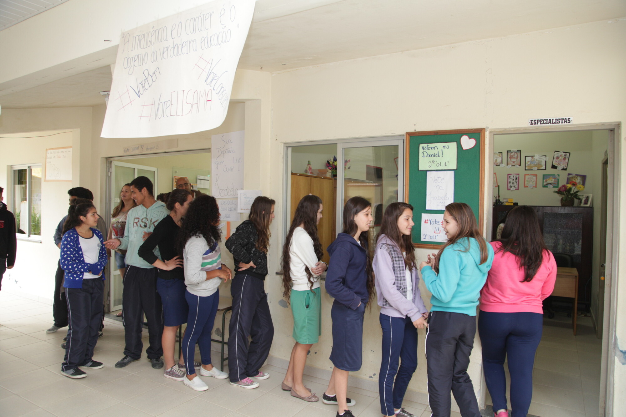Eleições do Parlamento Jovem - Escola Estadual Olívia Bastos. FOTO: Solon Soares / Agência AL