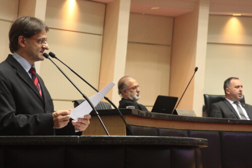 Saretta defende que saúde deve ser assegurada a todos, de modo universal e igualitário