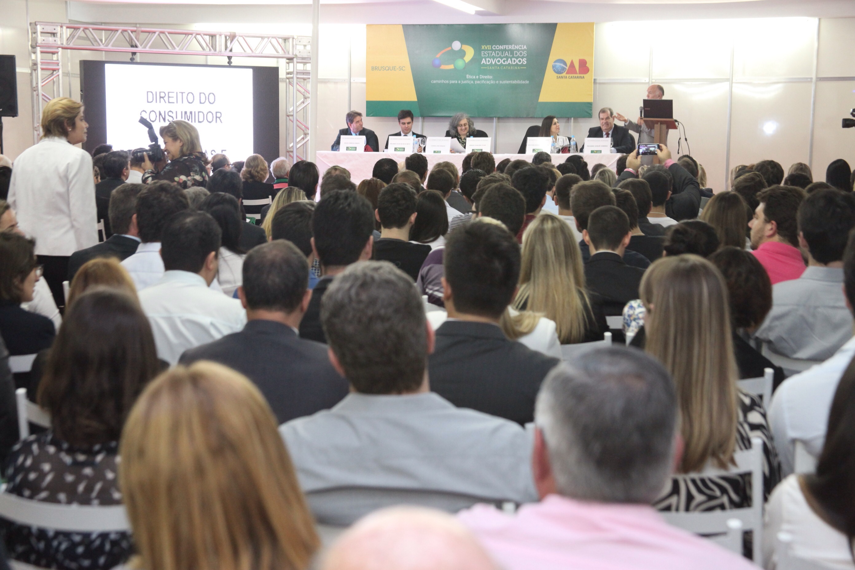 Palestra Direitos do consumidor: experiência e expectativas. Caminhos para a relação de consumo. XVII Conferência Estadual dos Advogados de SC. Foto: Fábio Queiroz / Agência AL