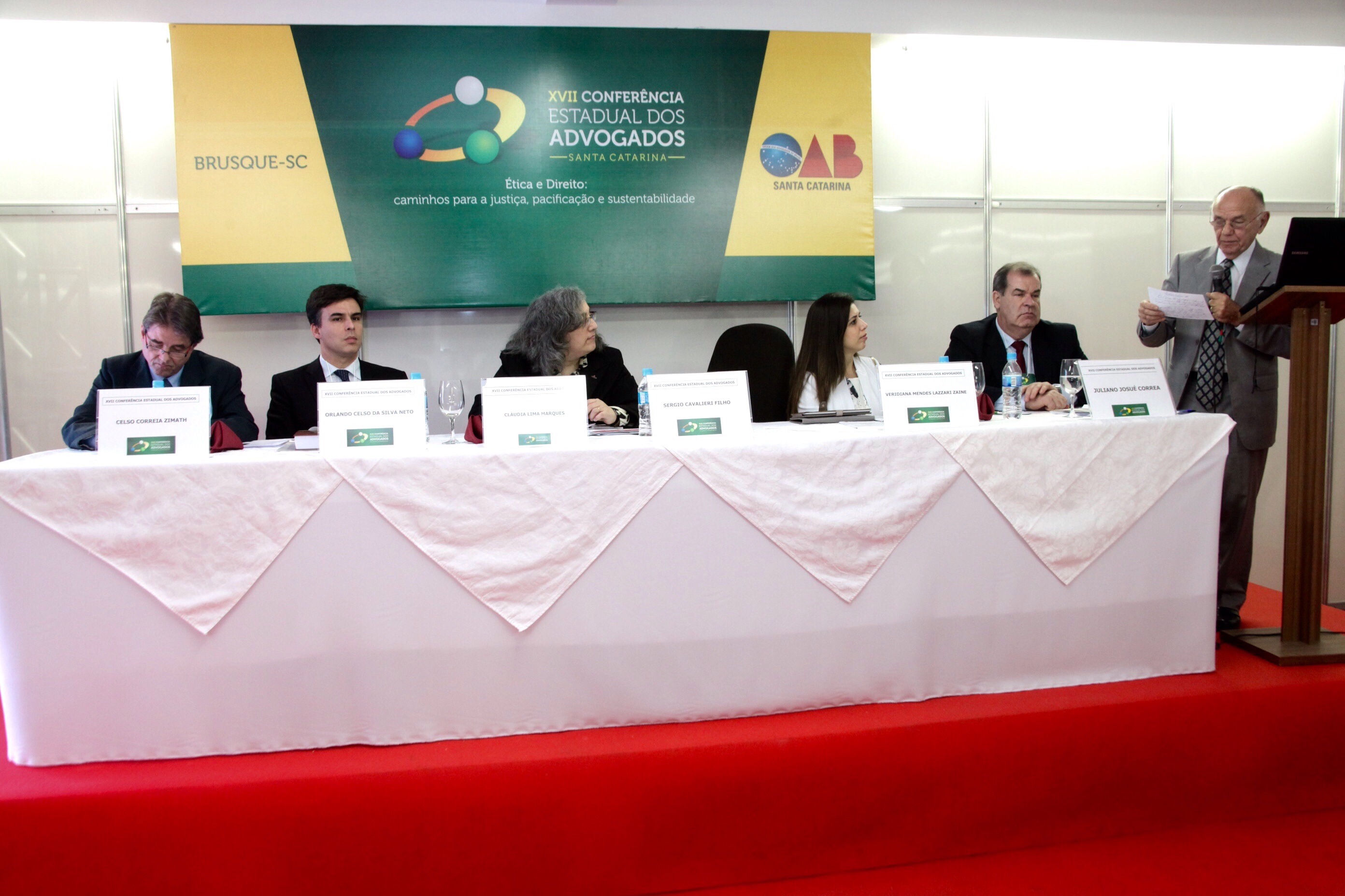 Palestra Direitos do consumidor: experiência e expectativas. Caminhos para a relação de consumo. XVII Conferência Estadual dos Advogados de SC. Foto: Fábio Queiroz / Agência AL