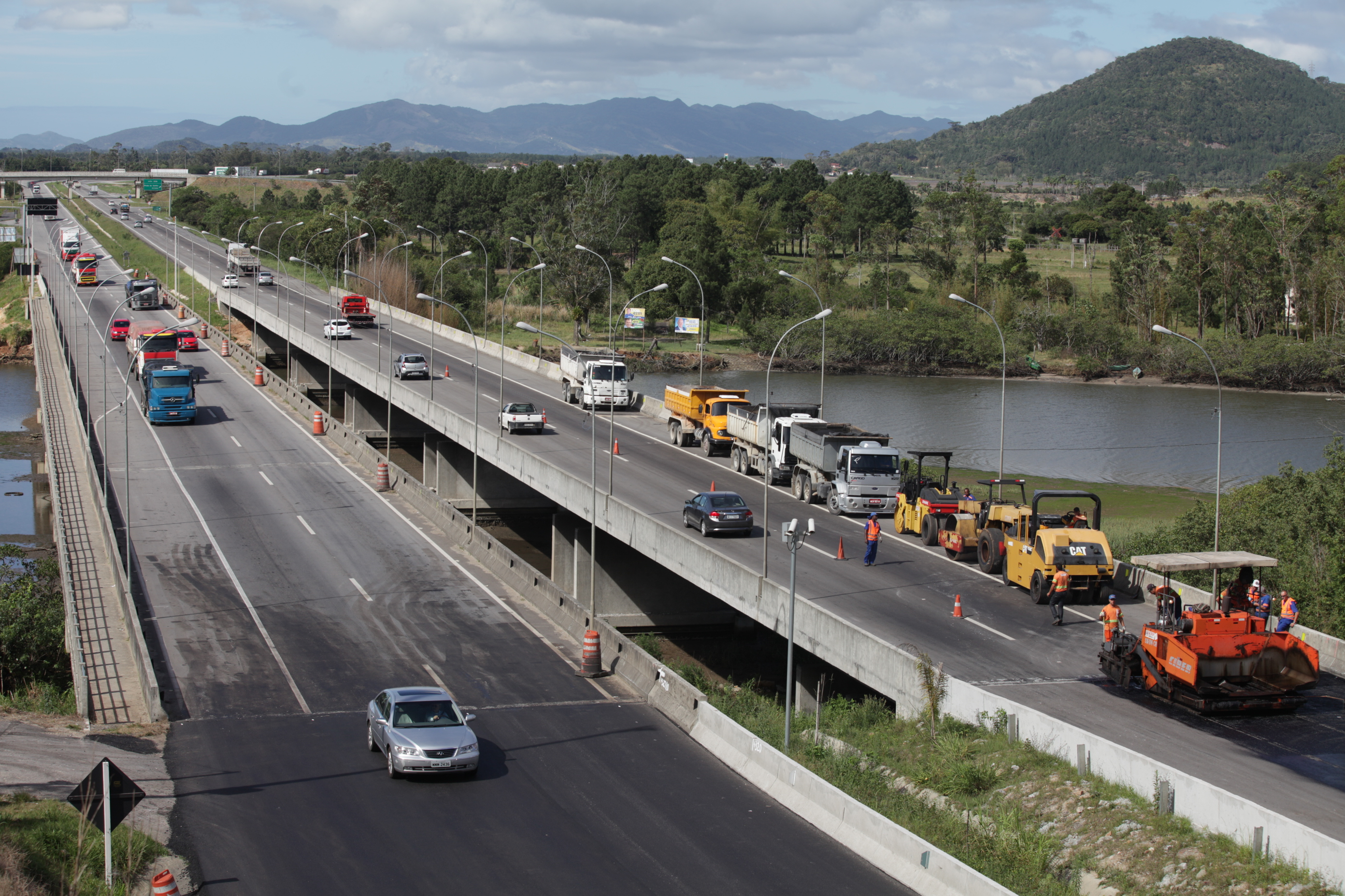 BR 101 - Obras no Morro dos Cavalos