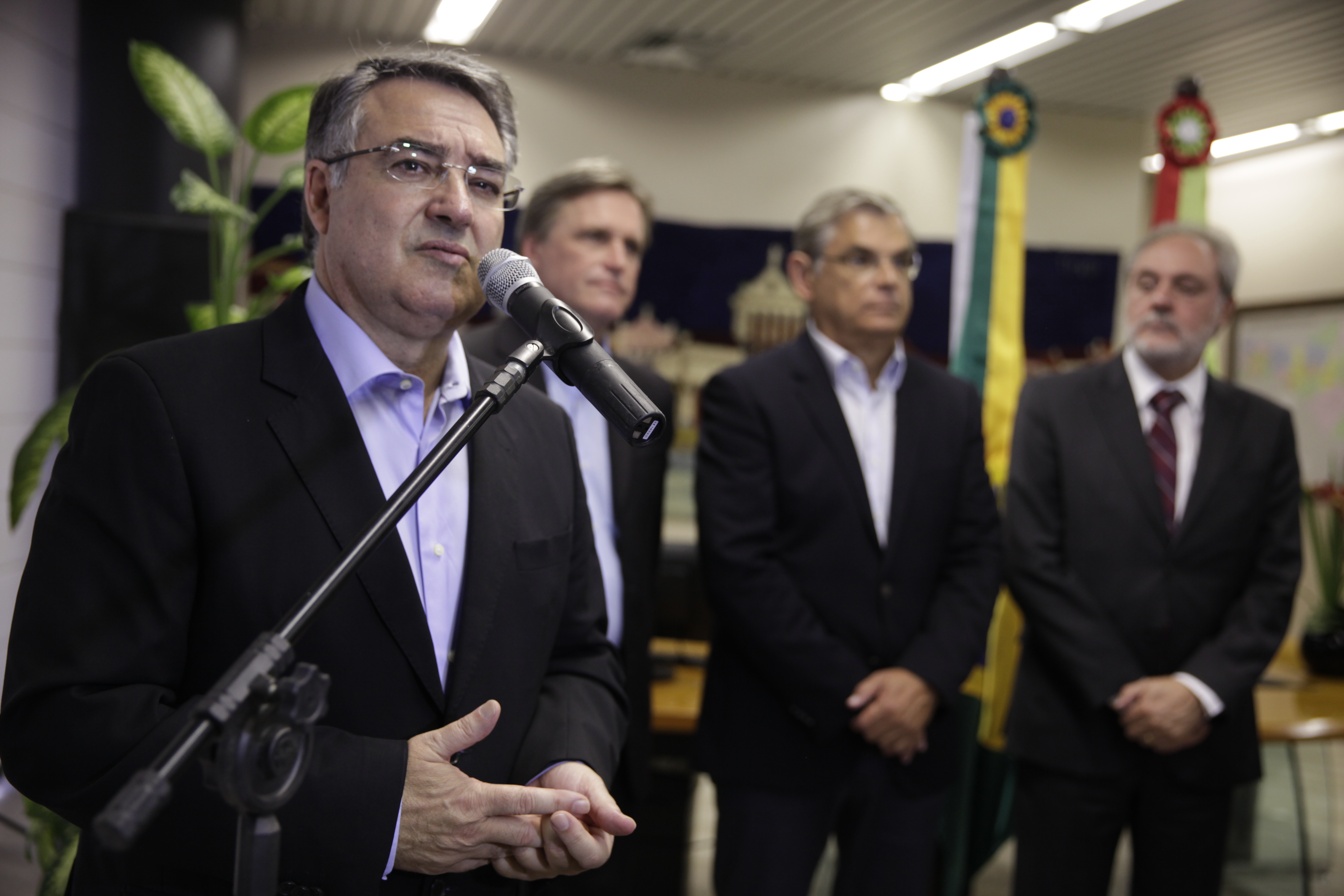 Governador Raimundo Colombo reasume o cargo no Executivo. Fotos: Carlos Kilian/Agência AL