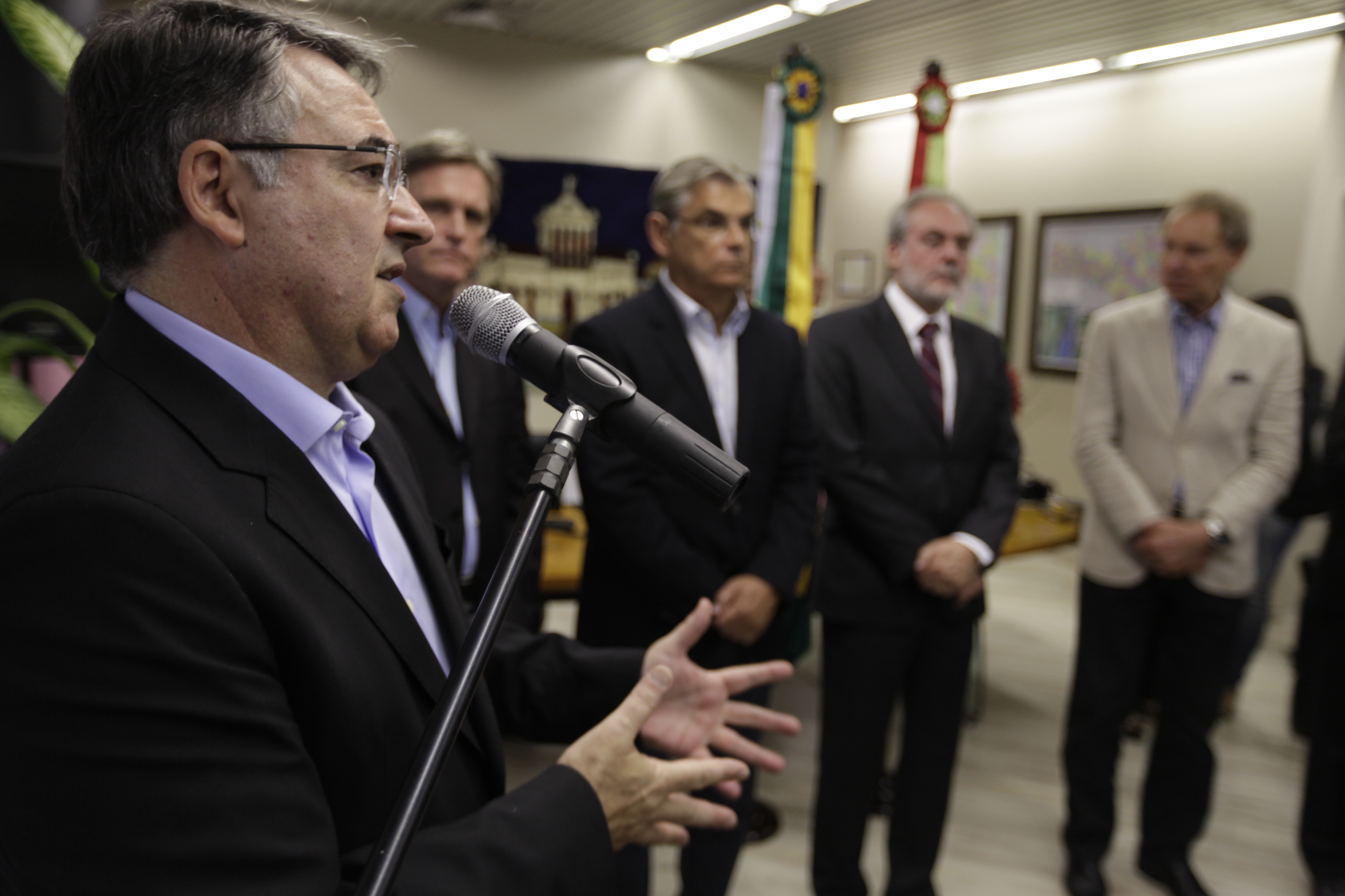 Governador Raimundo Colombo reasume o cargo no Executivo. Fotos: Carlos Kilian/Agência AL