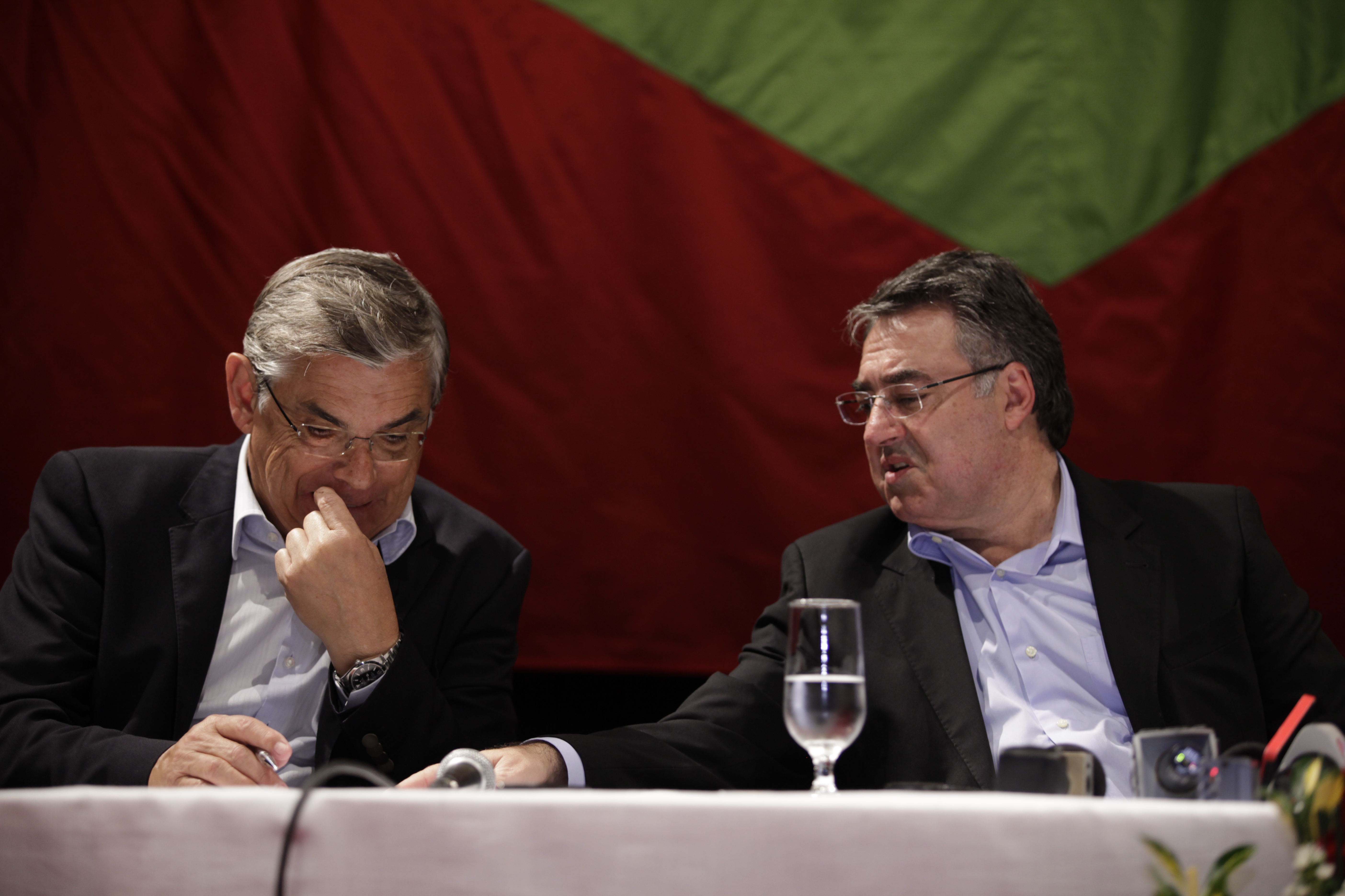 Governador Raimundo Colombo reasume o cargo no Executivo. Fotos: Carlos Kilian/Agência AL