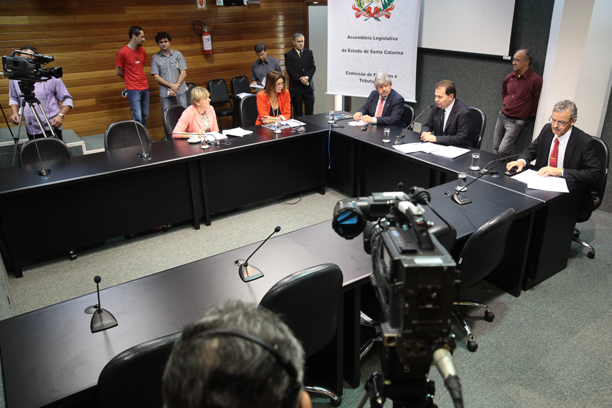 Comissão aprova Programa Microfinanças