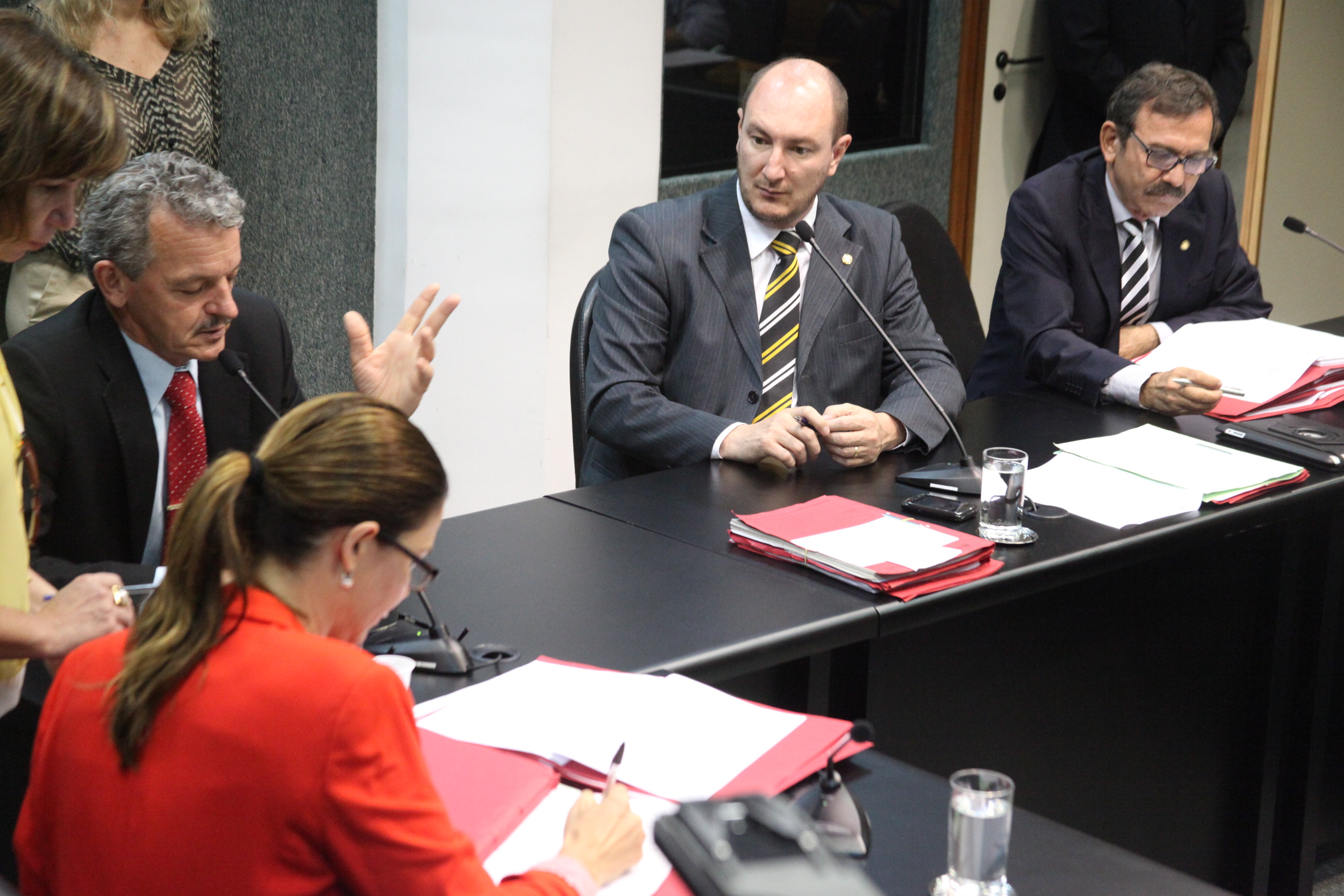 Reunião da Comissão de Trabalho Administração e Serviços Públicos. Foto: Fábio Queiroz / Agência AL