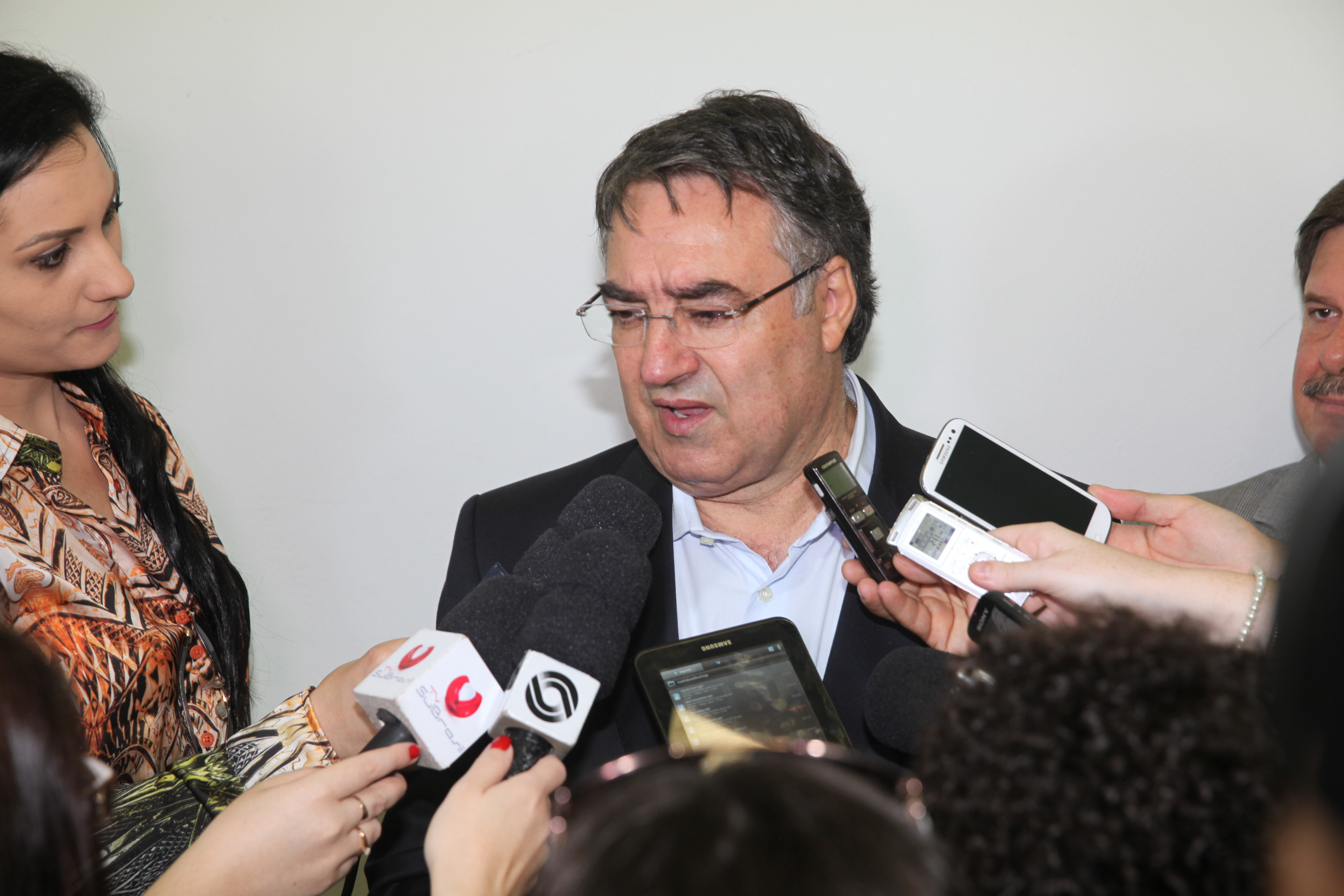 Assinatura sobre estudos da Ferrovia da Integração - Chapecó. Fotos: Miriam Zomer/Agência AL