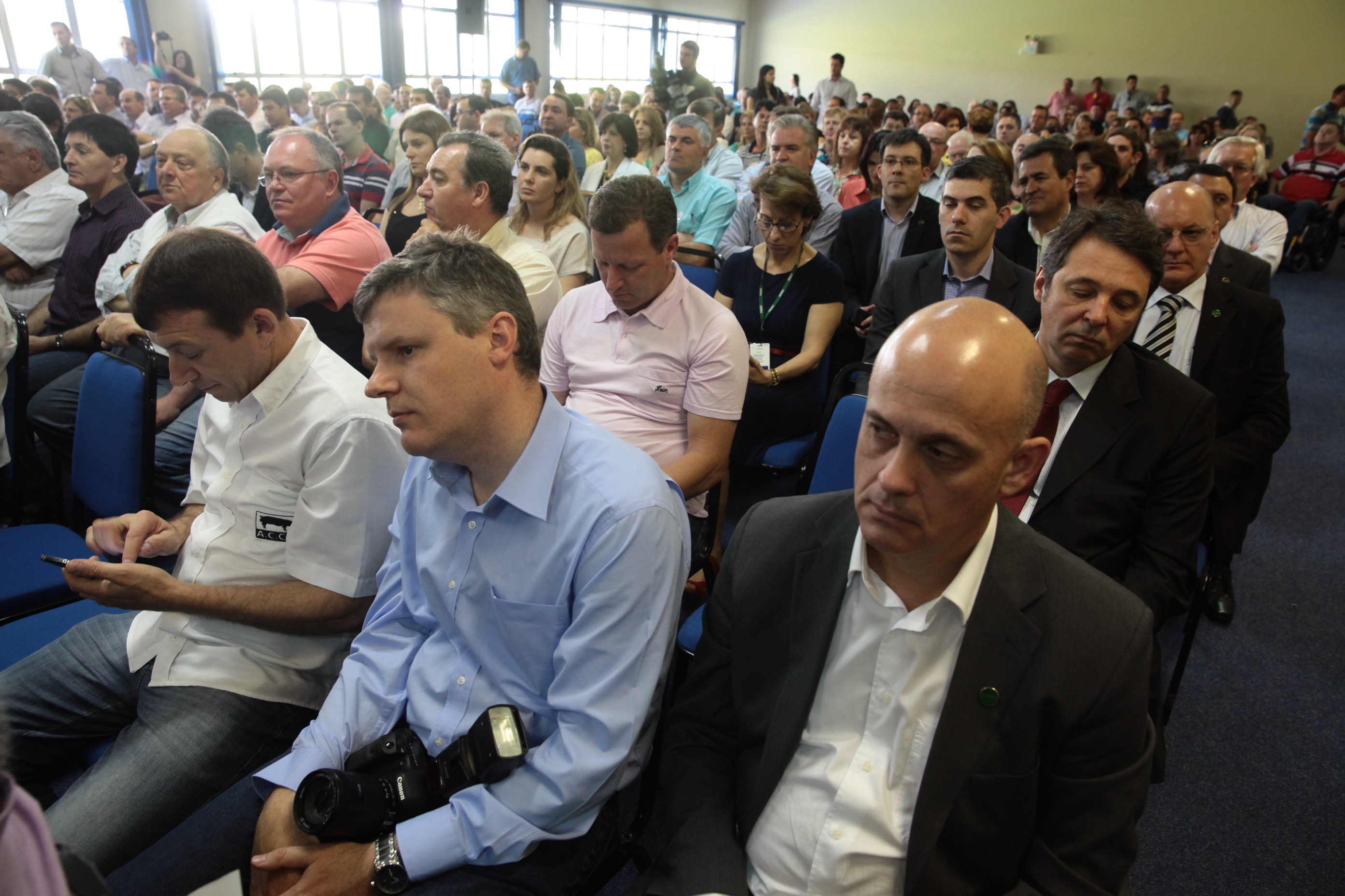 Assinatura sobre estudos da Ferrovia da Integração - Chapecó. Fotos: Miriam Zomer/Agência AL