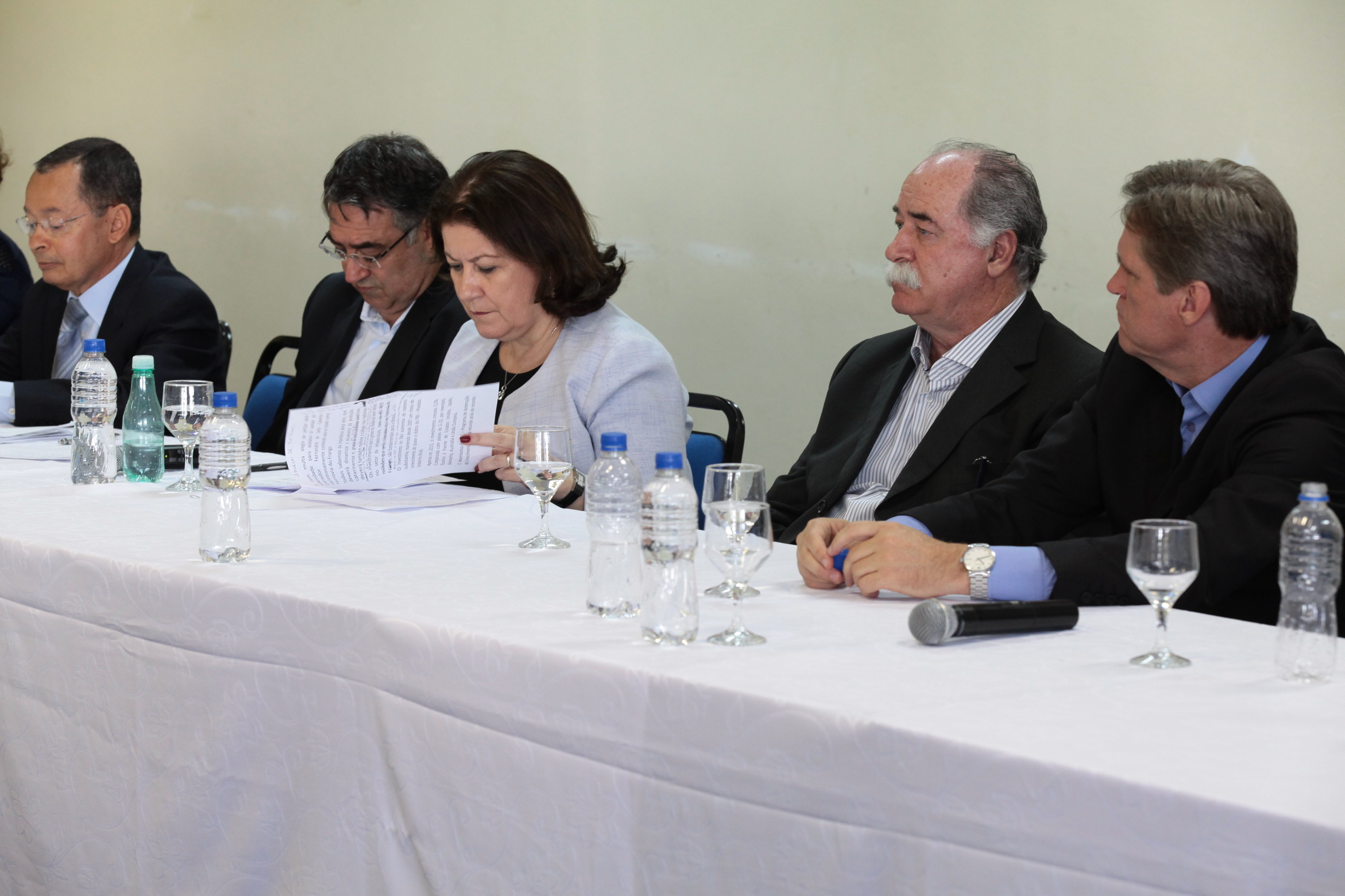 Assinatura sobre estudos da Ferrovia da Integração - Chapecó. Fotos: Miriam Zomer/Agência AL