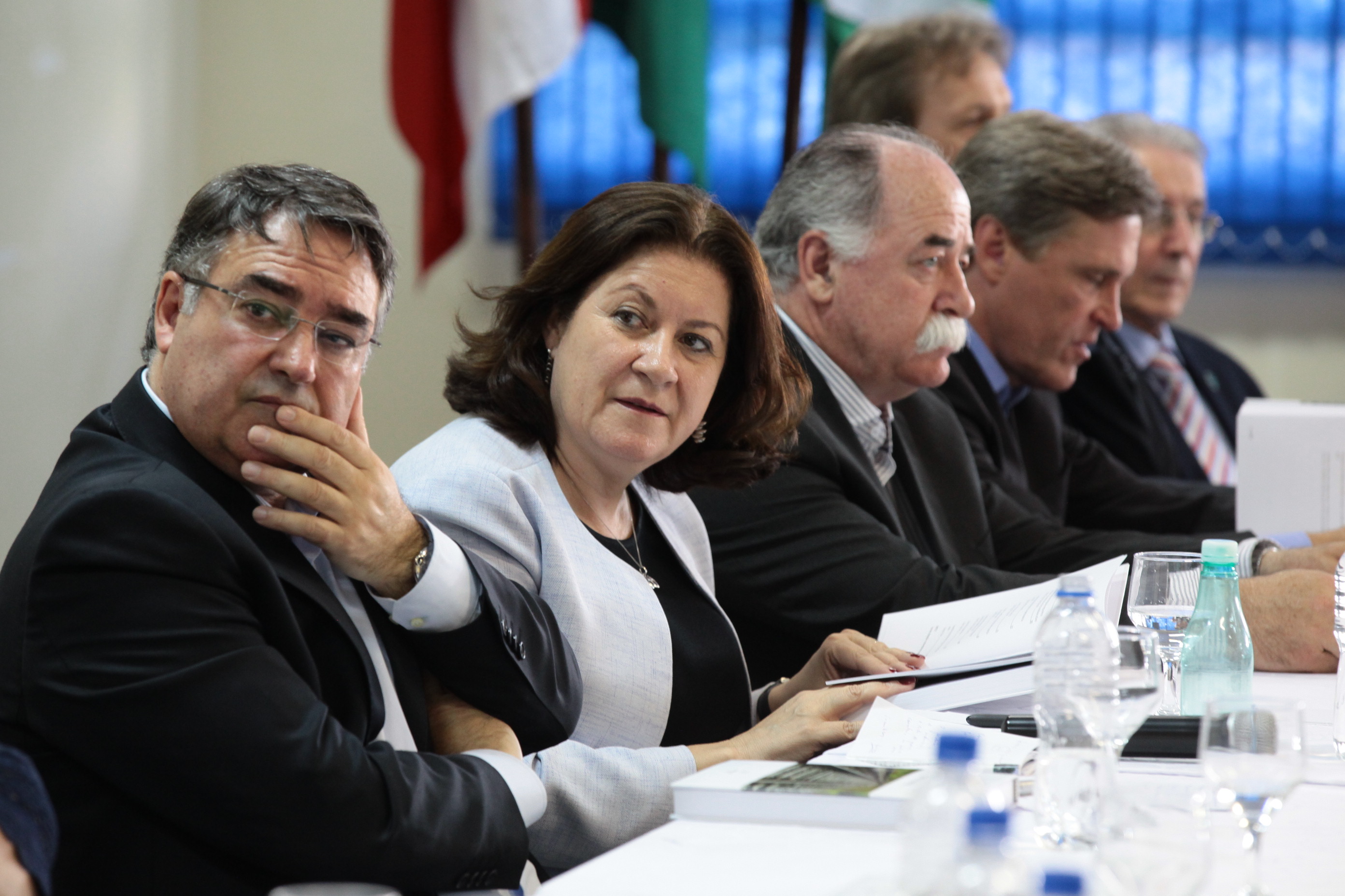 Assinatura sobre estudos da Ferrovia da Integração - Chapecó. Fotos: Miriam Zomer/Agência AL