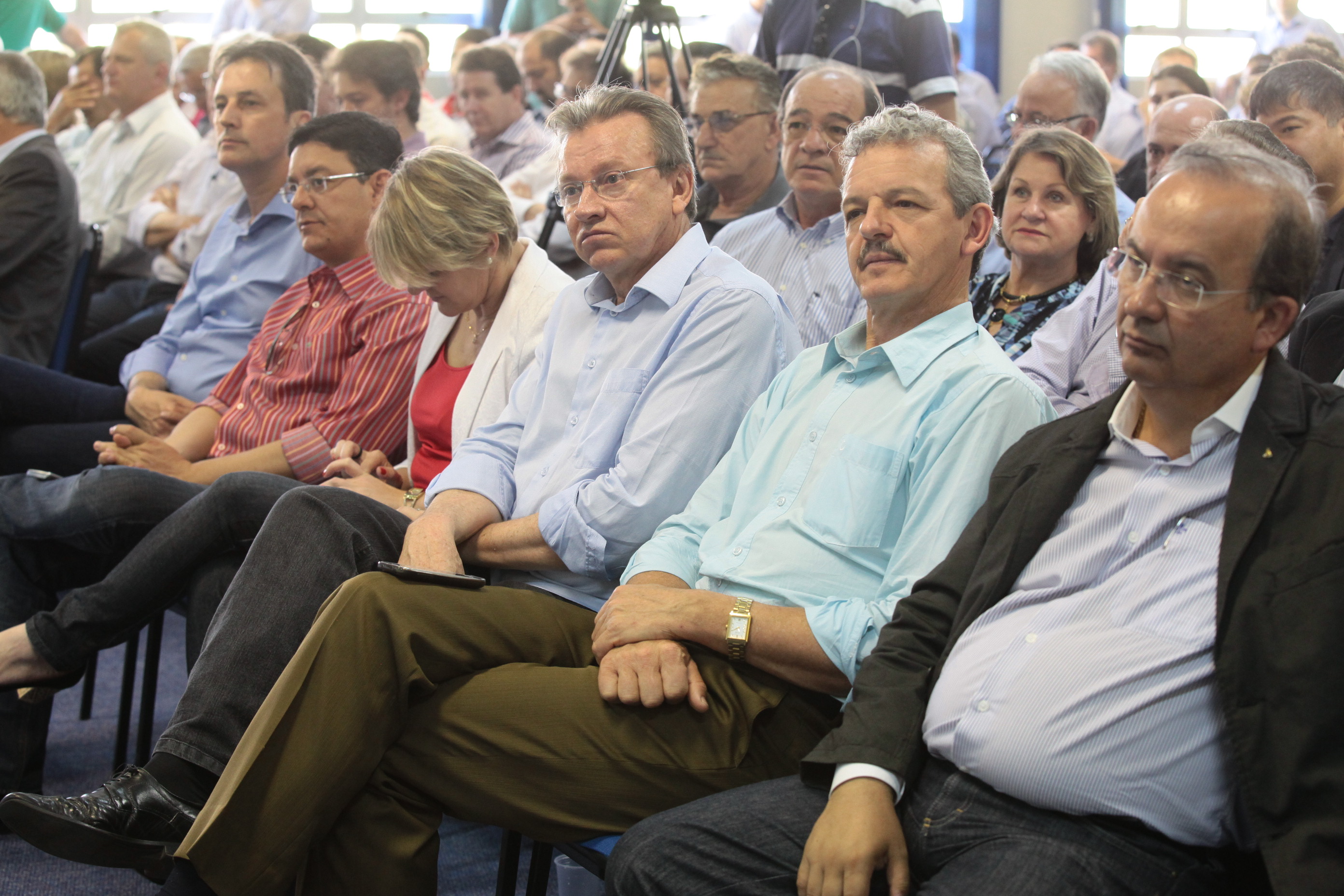 Assinatura sobre estudos da Ferrovia da Integração - Chapecó. Fotos: Miriam Zomer/Agência AL