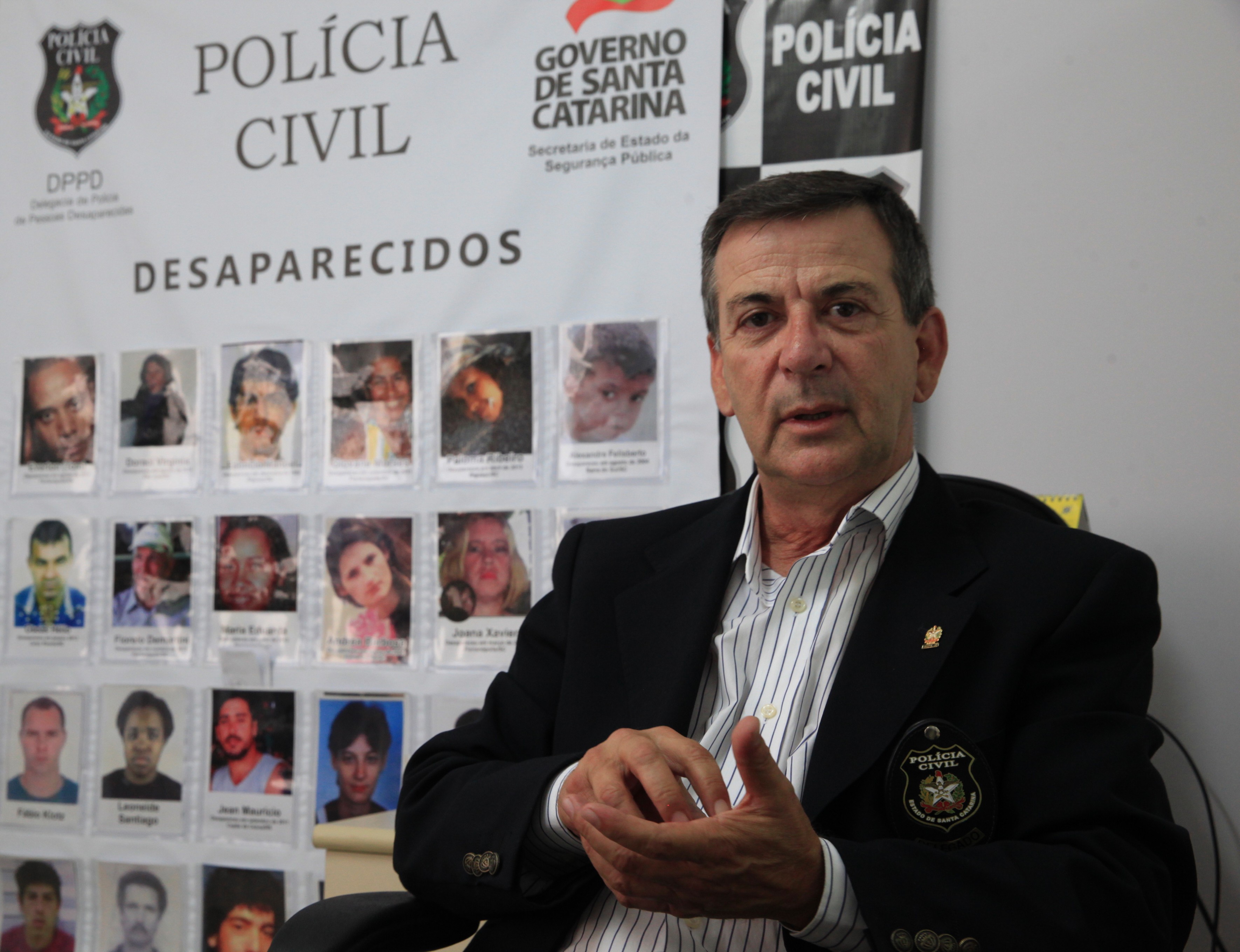 Wanderley Redondo  Delegado titular da delegacia de Policia de Pessoas Desaparecidas, explica o funcionamento do aplicativo que auxilia a localização de pessoas desaparecidas   Foto  Carlos Kilian/Agência  AL