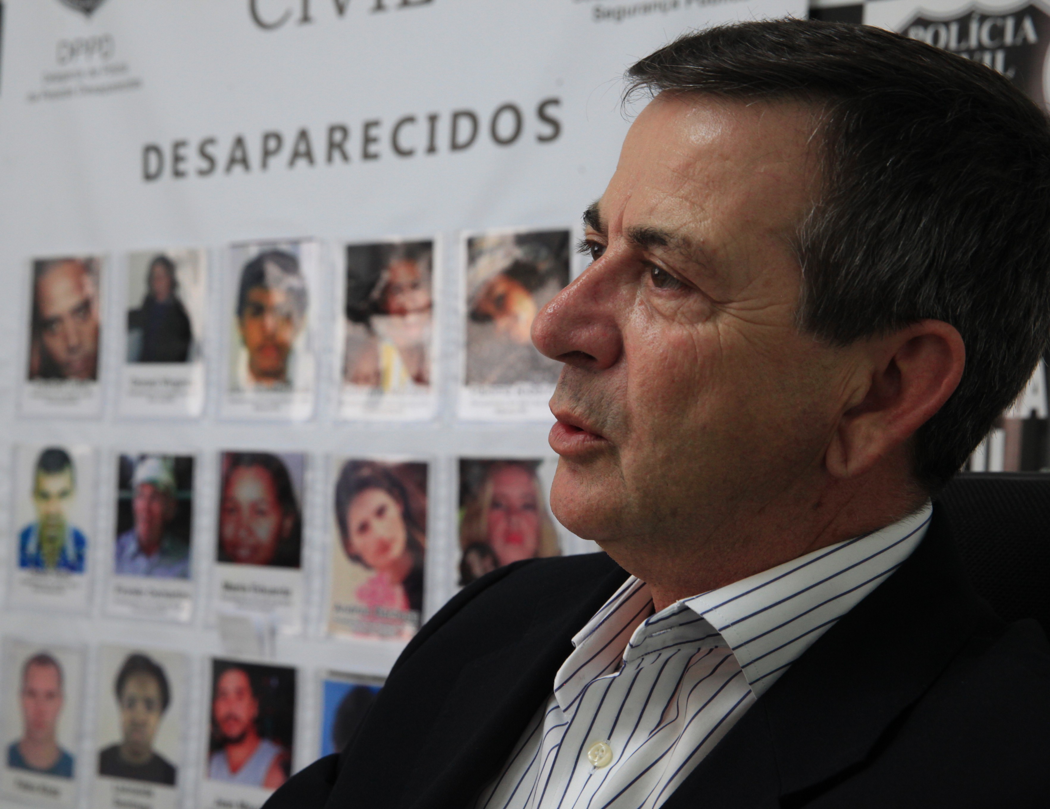 Wanderley Redondo  Delegado titular da delegacia de Policia de Pessoas Desaparecidas, explica o funcionamento do aplicativo que auxilia a localização de pessoas desaparecidas   Foto  Carlos Kilian/Agência  AL