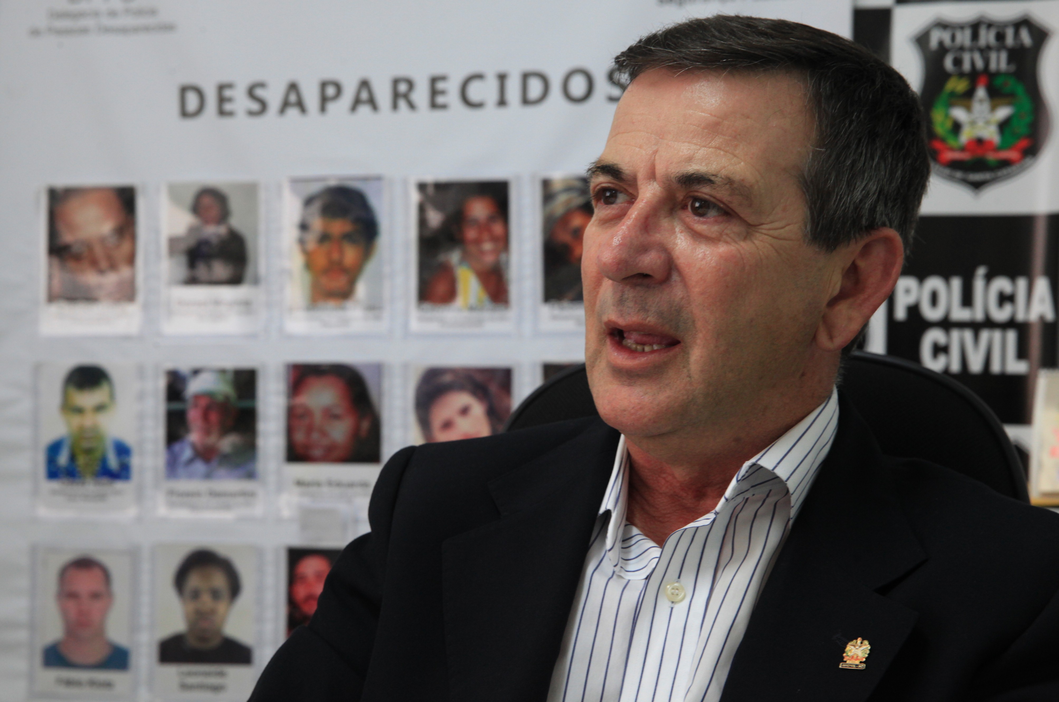 Wanderley Redondo  Delegado titular da delegacia de Policia de Pessoas Desaparecidas, explica o funcionamento do aplicativo que auxilia a localização de pessoas desaparecidas   Foto  Carlos Kilian/Agência  AL