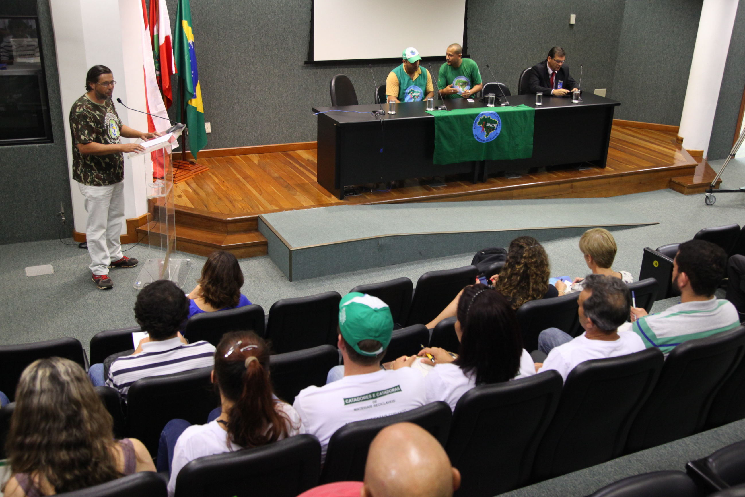 Encontro Regional Sociedade e Catadores - Foto: Juliana Stadnik / Agência AL